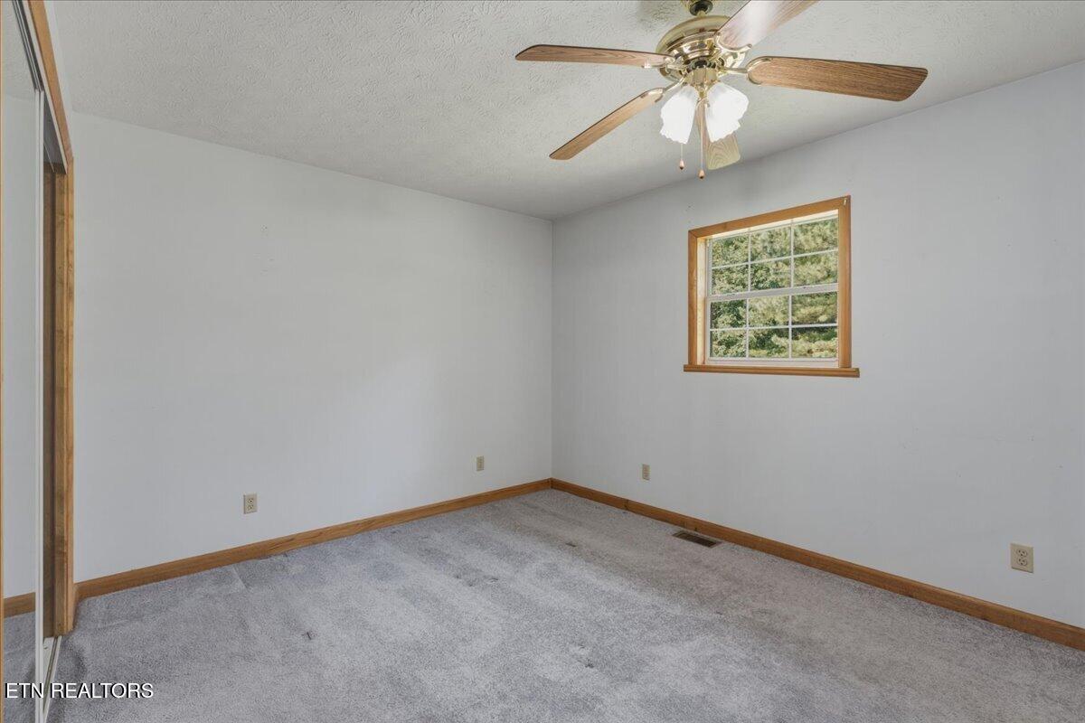 142 Oak Drive Kingston TN 37763