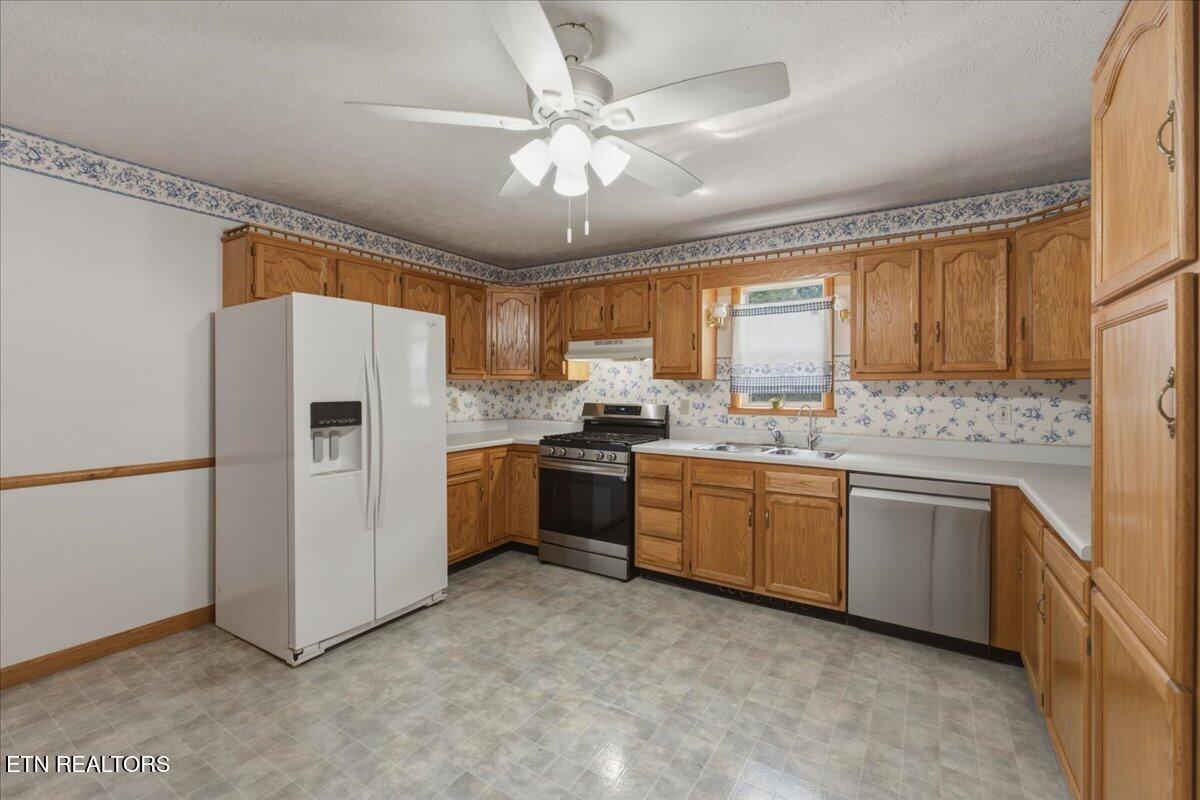 142 Oak Drive Kingston TN 37763