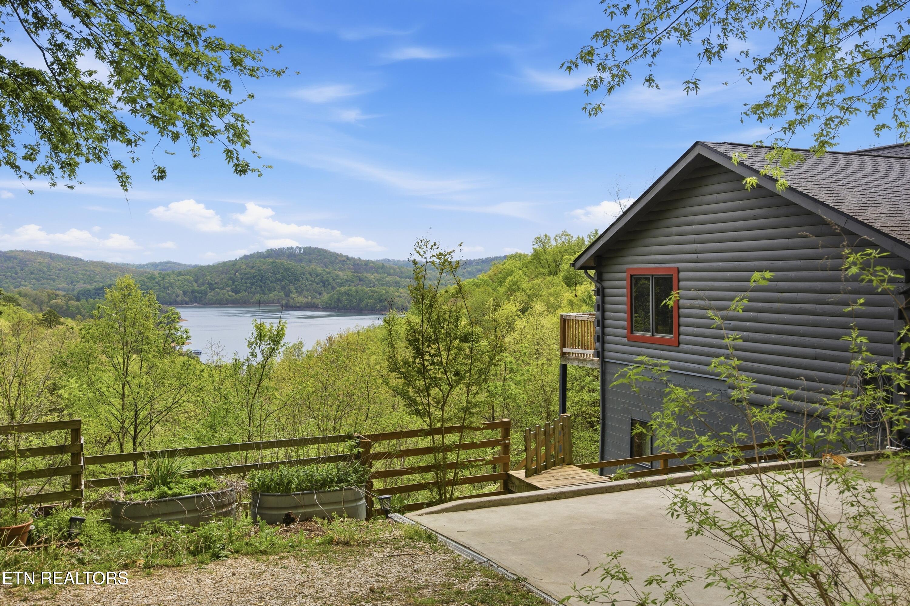 699 Lakeview Drive Sharps Chapel TN 37866