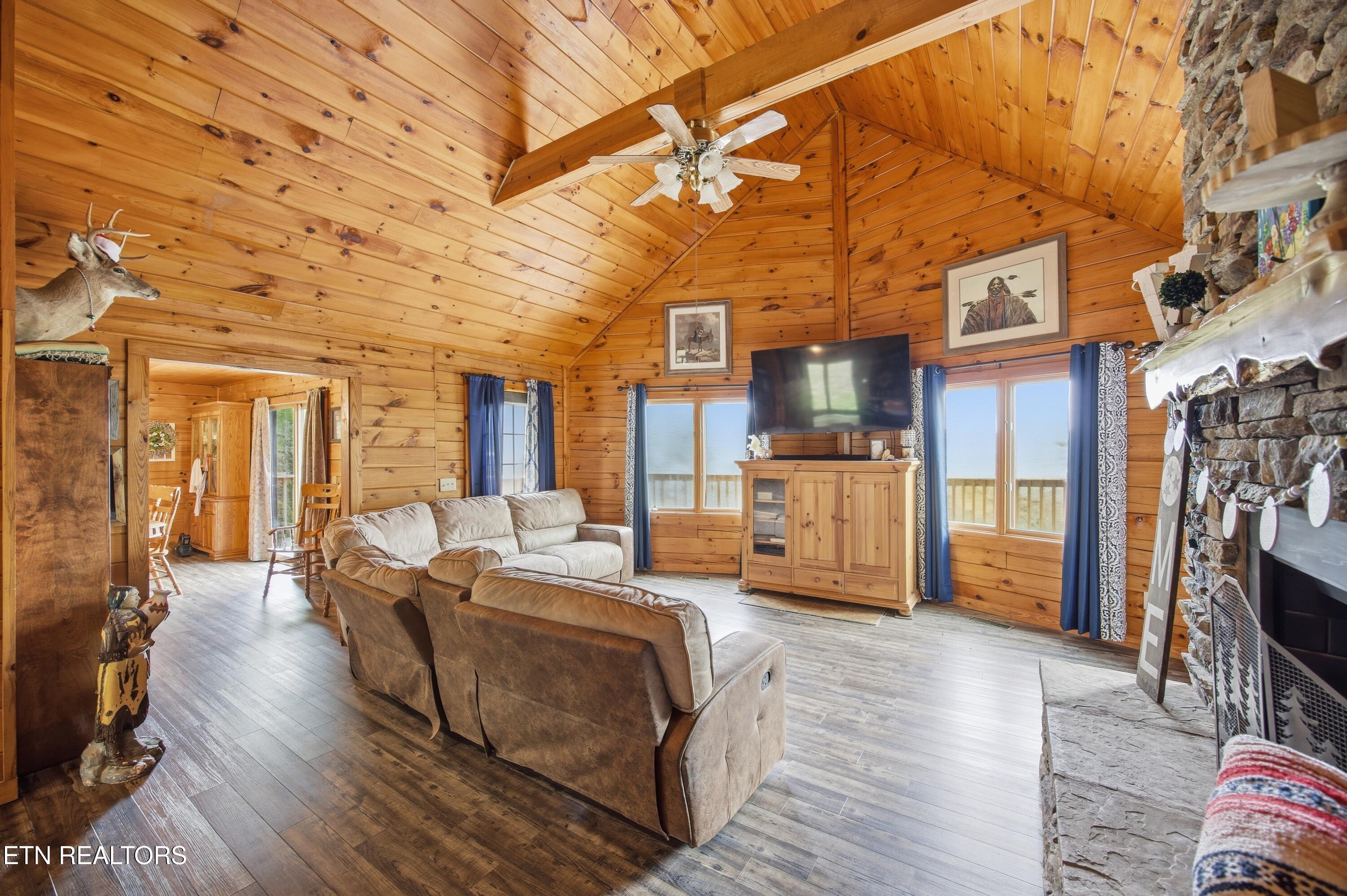 699 Lakeview Drive Sharps Chapel TN 37866