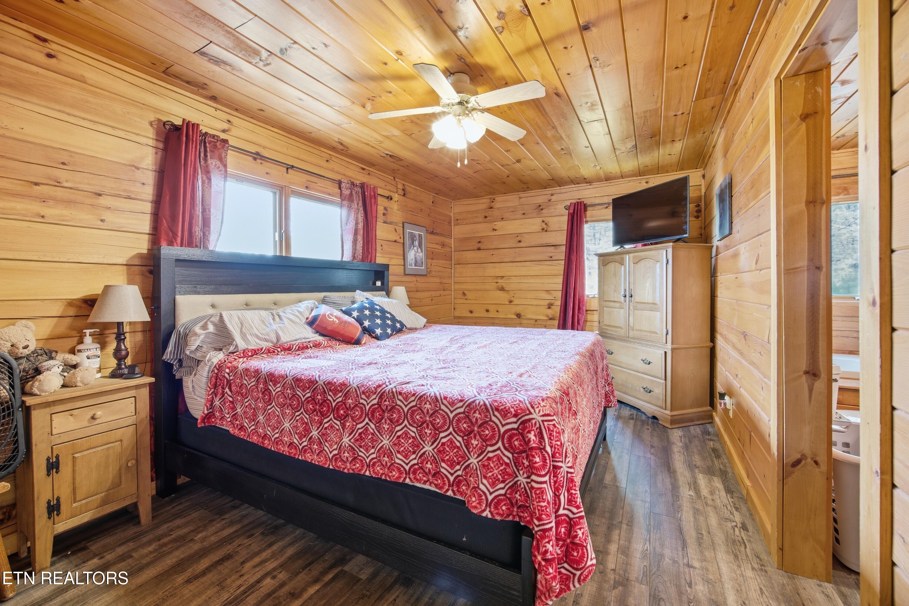 699 Lakeview Drive Sharps Chapel TN 37866
