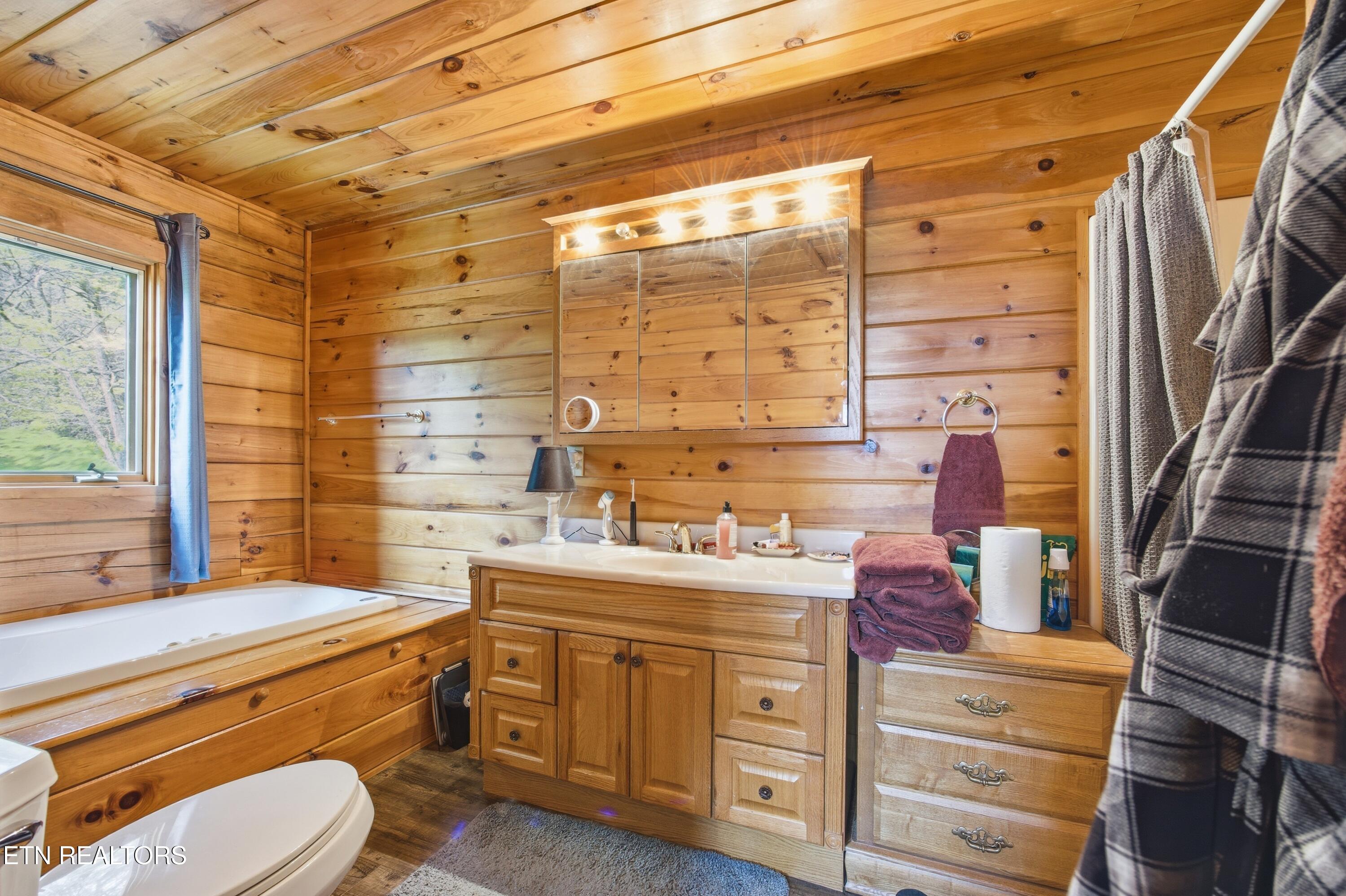 699 Lakeview Drive Sharps Chapel TN 37866
