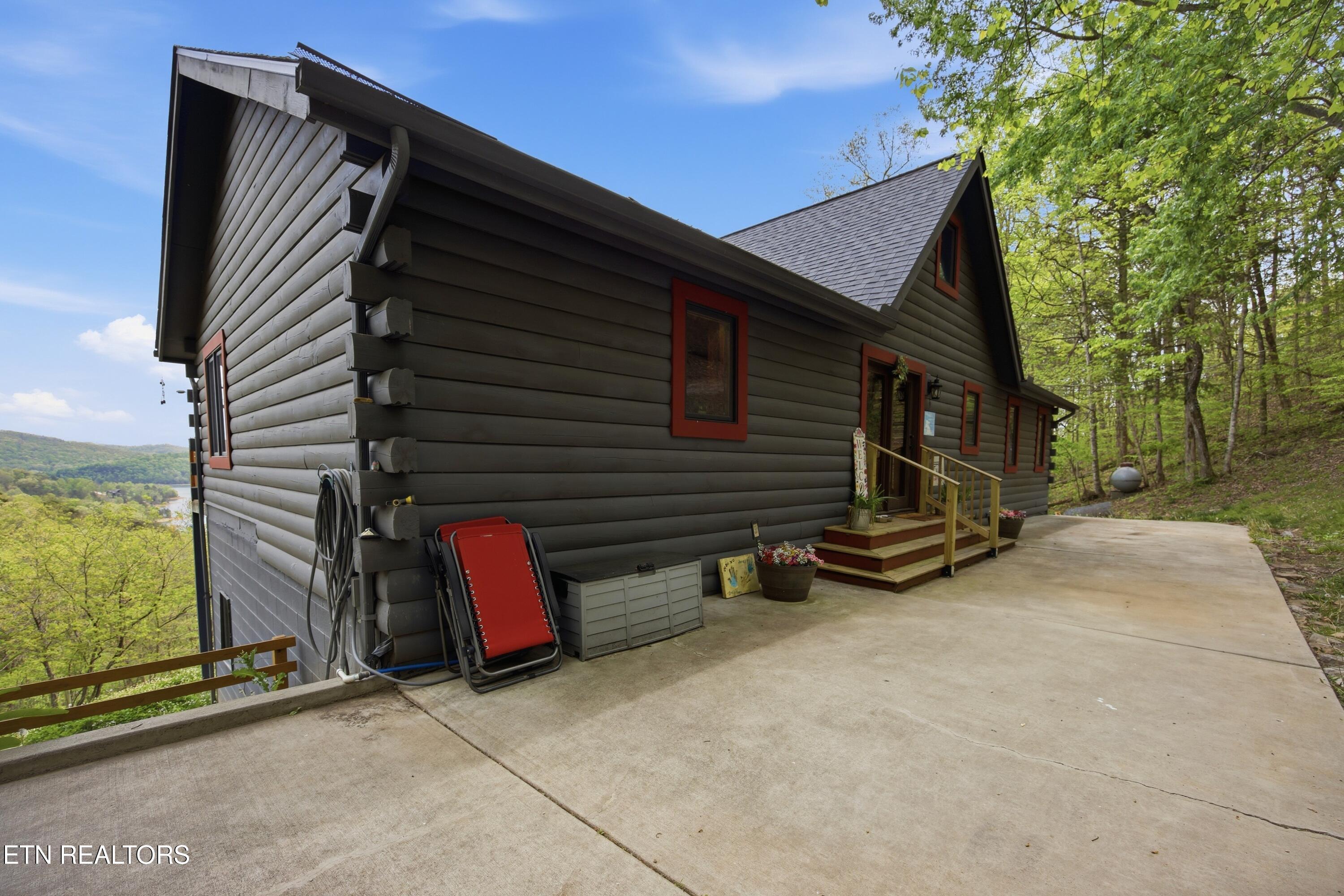 699 Lakeview Drive Sharps Chapel TN 37866