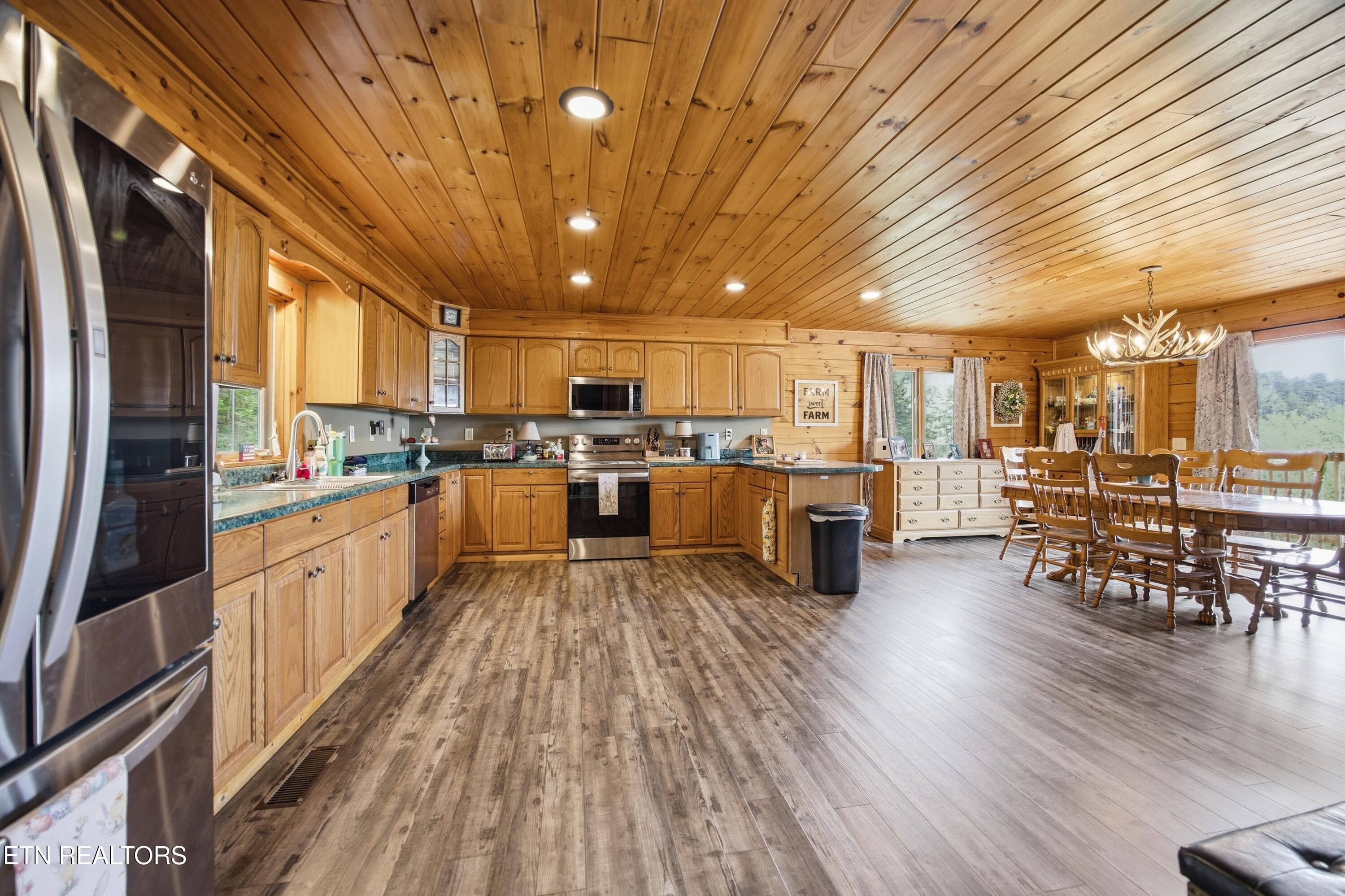 699 Lakeview Drive Sharps Chapel TN 37866