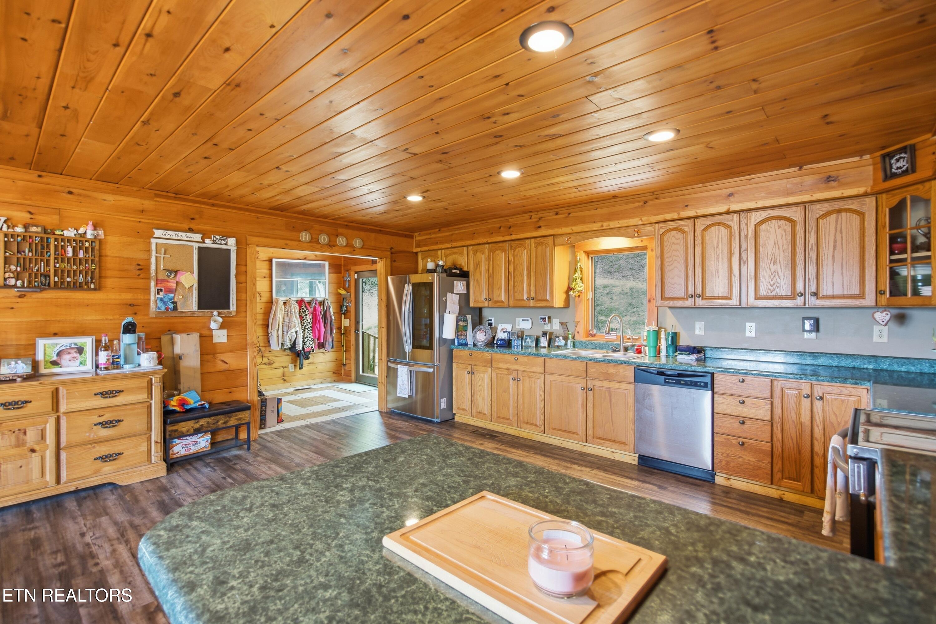 699 Lakeview Drive Sharps Chapel TN 37866