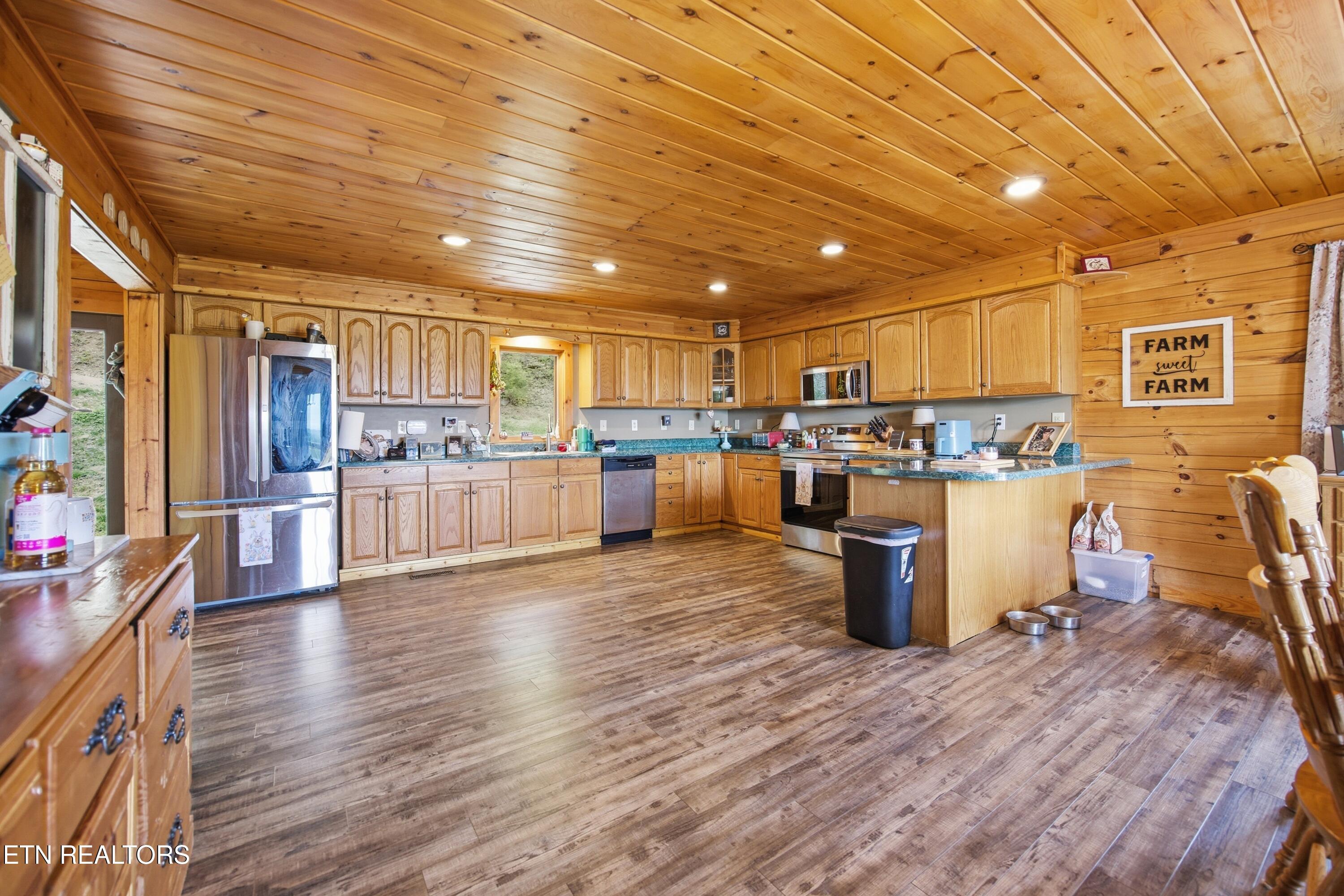 699 Lakeview Drive Sharps Chapel TN 37866