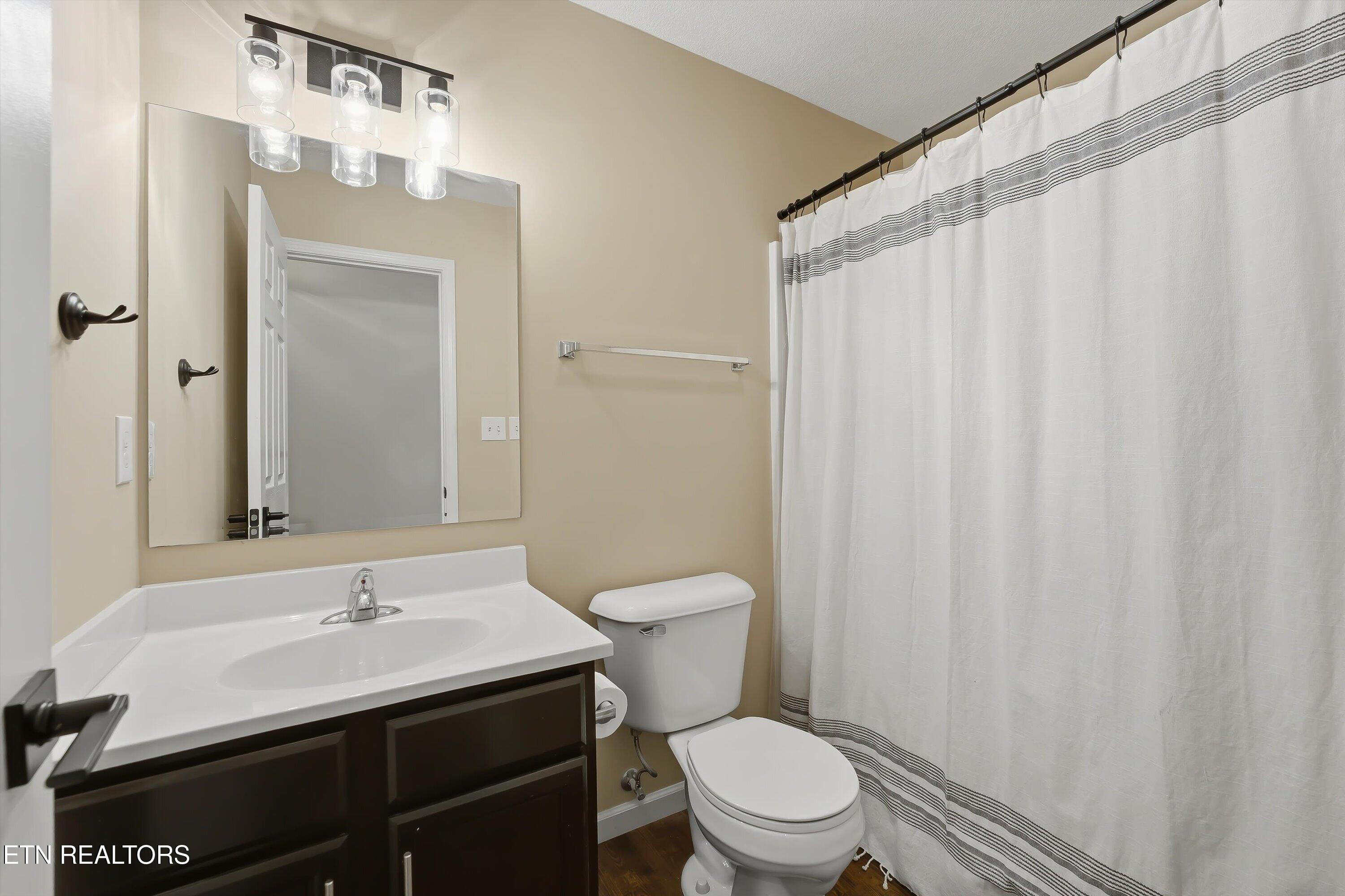 1724 Cove Oak Lane Knoxville TN 37909