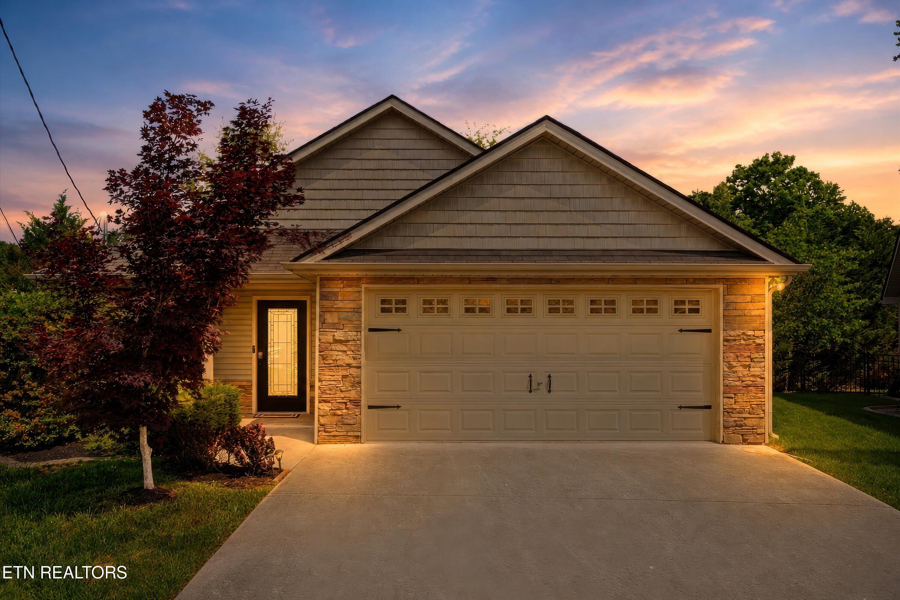 1724 Cove Oak Lane Knoxville TN 37909