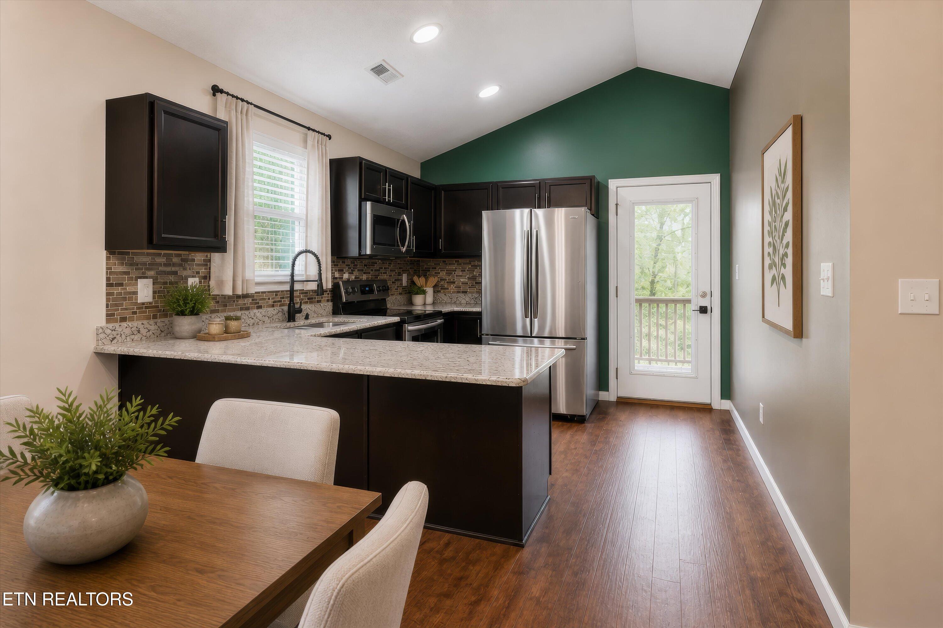 1724 Cove Oak Lane Knoxville TN 37909