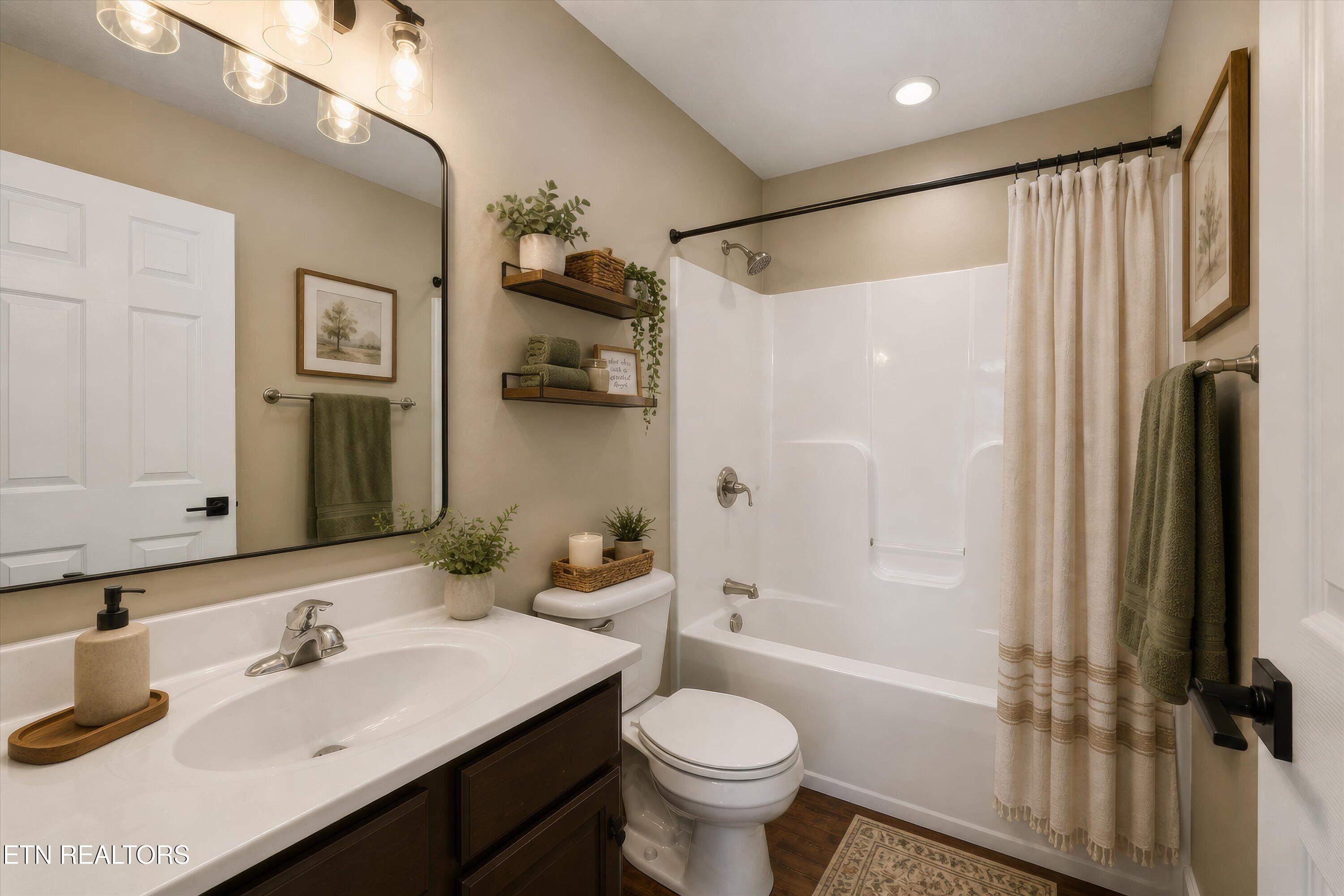 1724 Cove Oak Lane Knoxville TN 37909