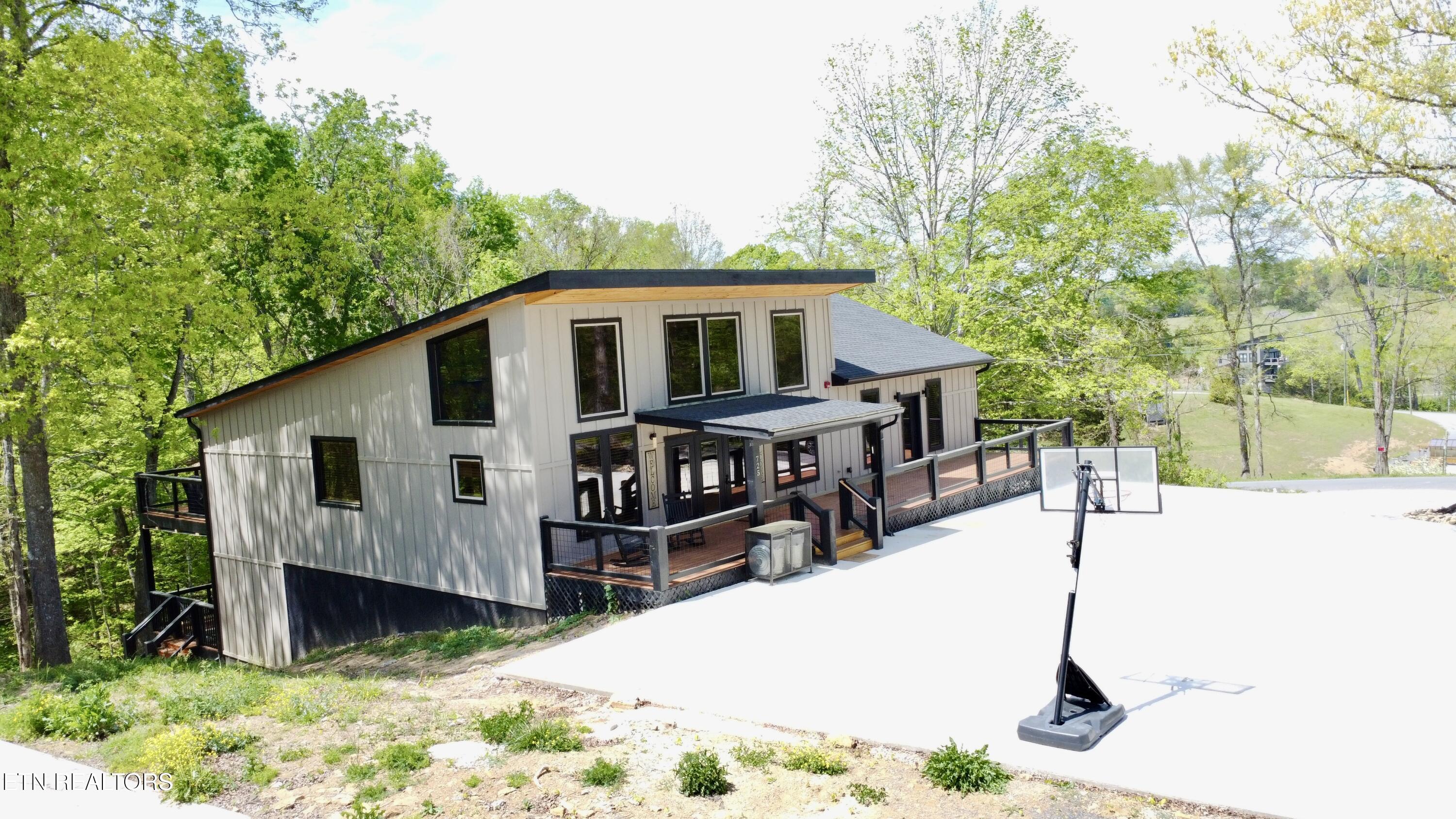 725 Timberlake Sevierville TN 37876