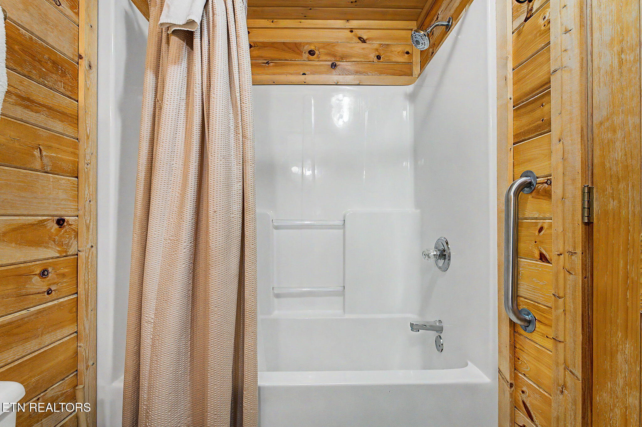 2223 Eagle Feather Drive Sevierville TN 37876