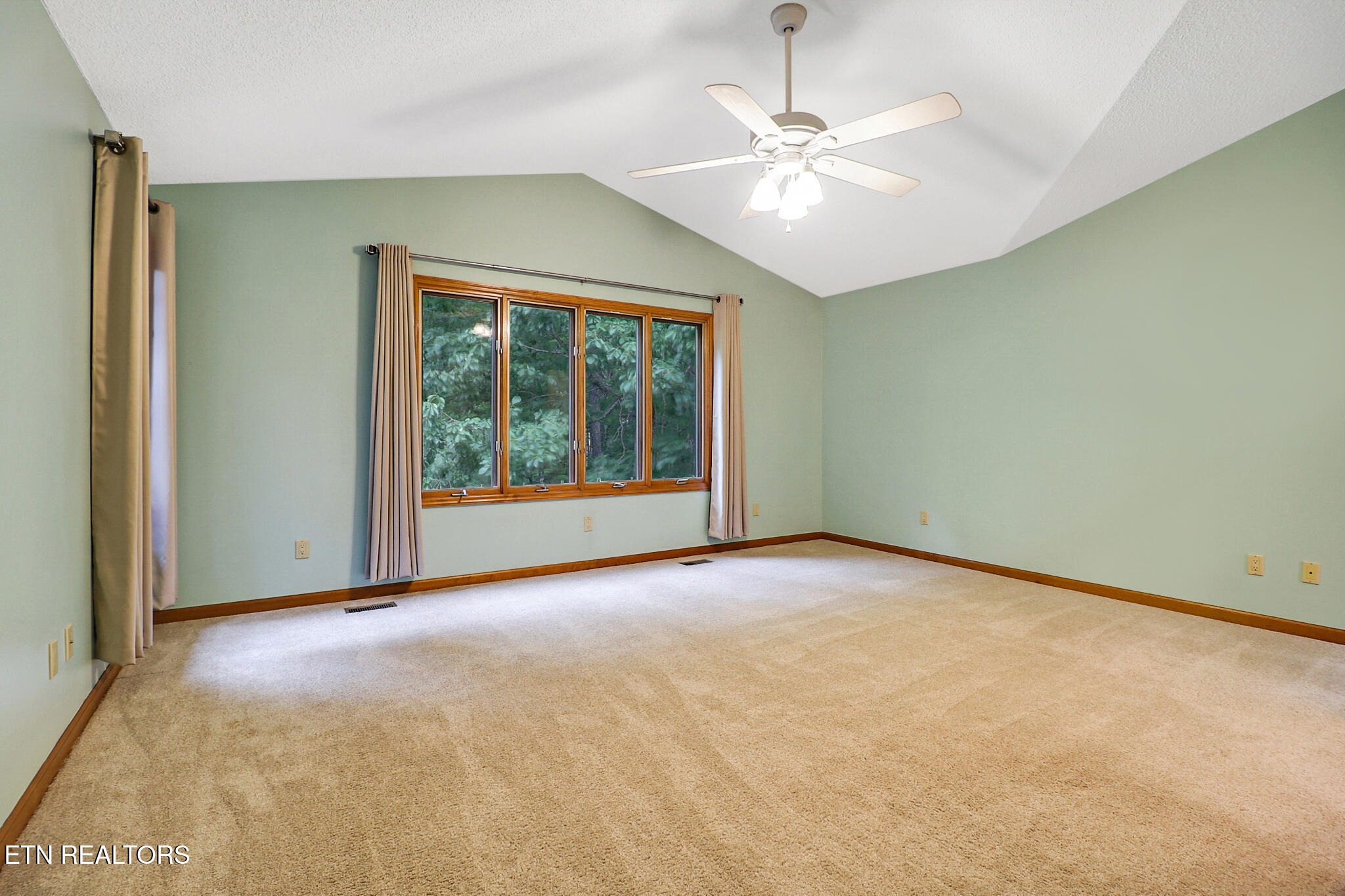 35 Pineridge Court Crossville TN 38558