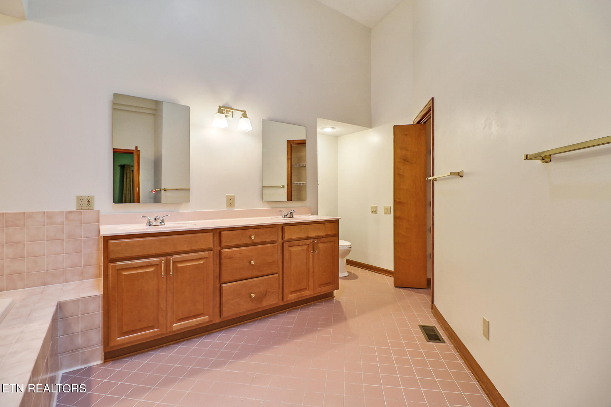 35 Pineridge Court Crossville TN 38558