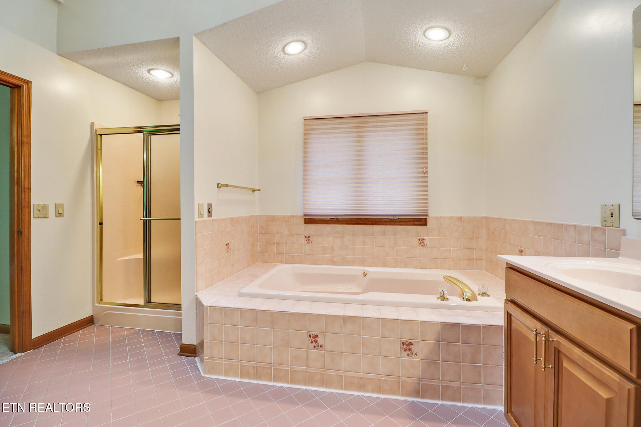 35 Pineridge Court Crossville TN 38558
