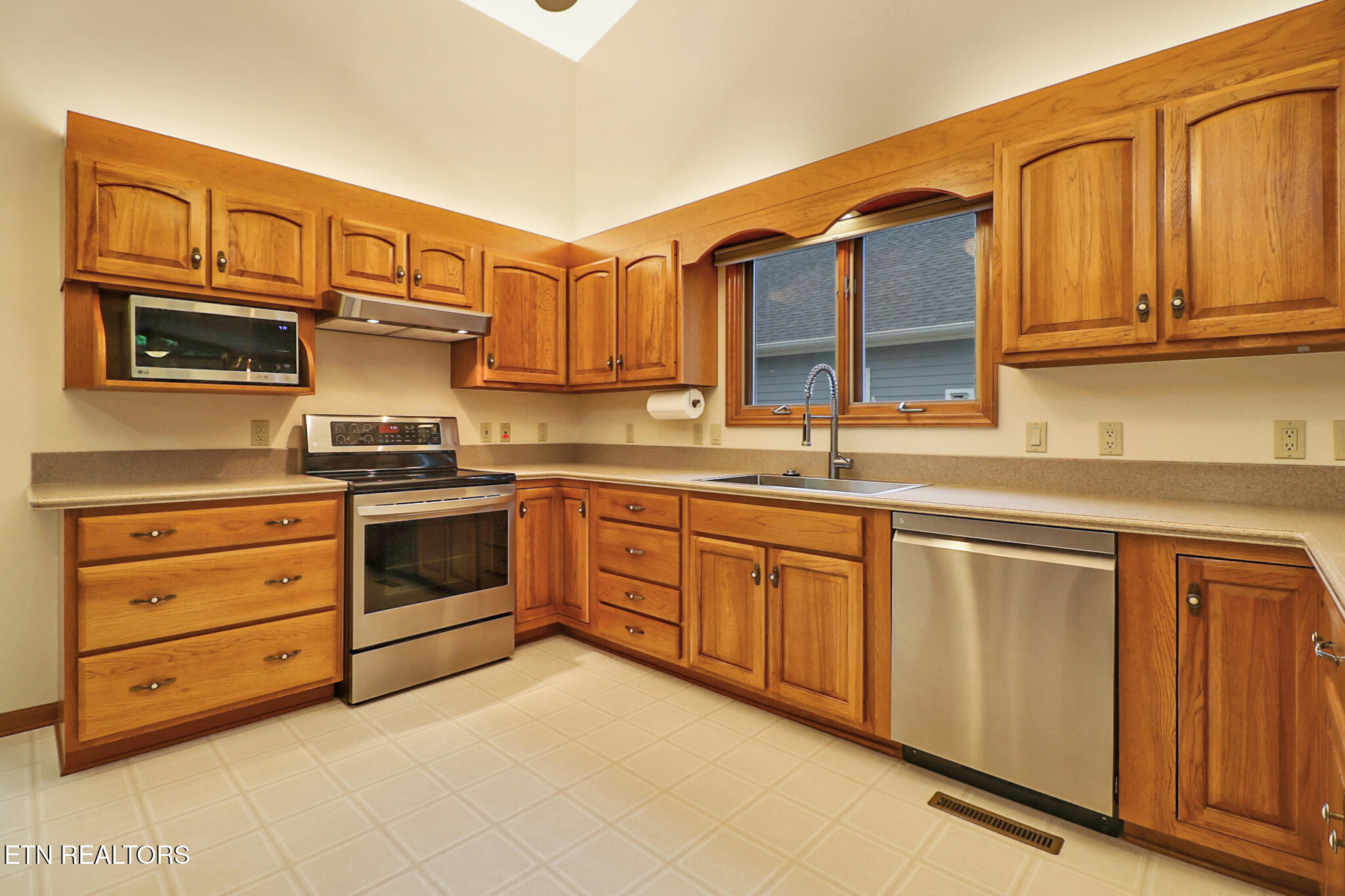35 Pineridge Court Crossville TN 38558