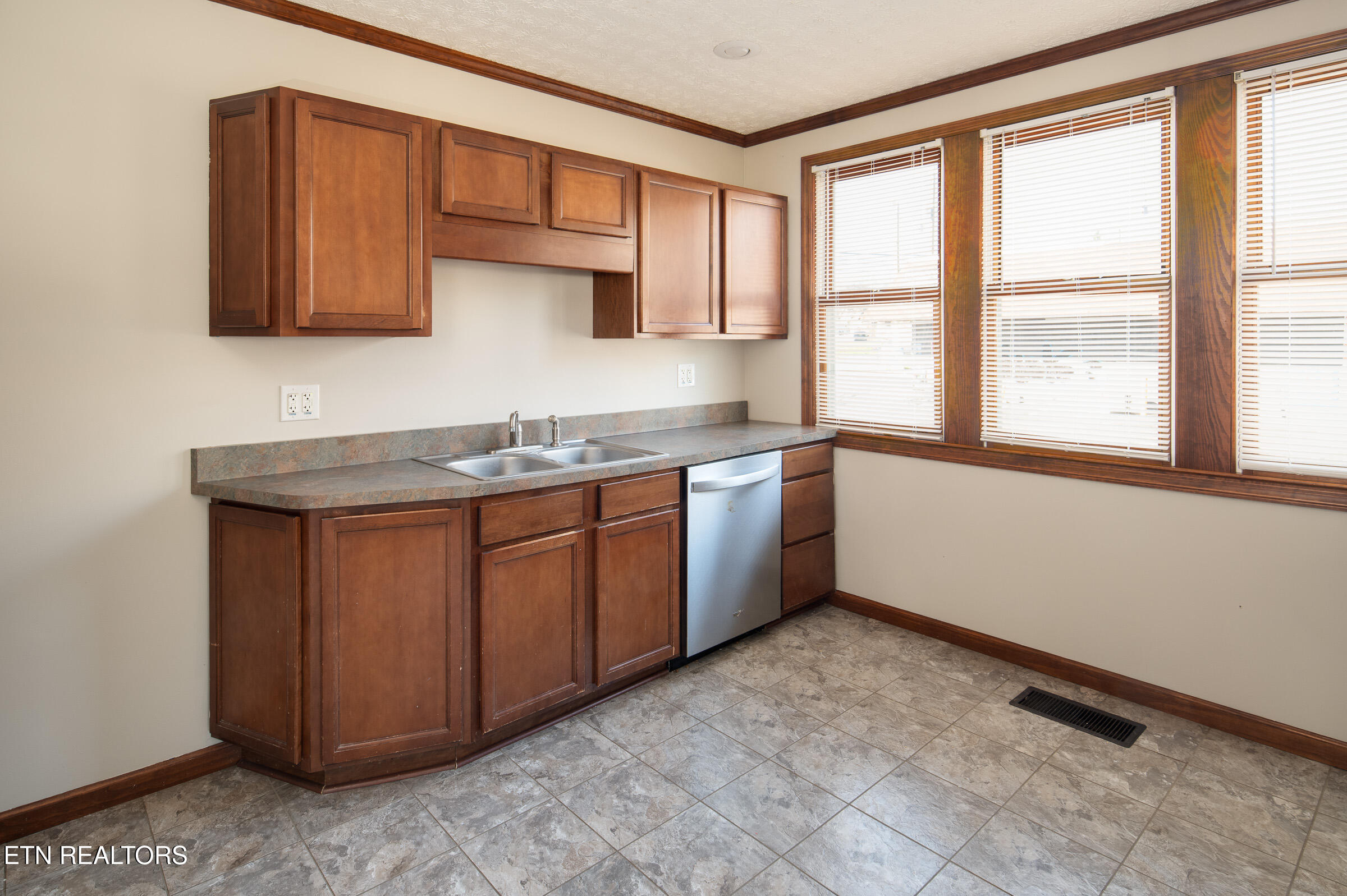 3522 Whittle Springs Knoxville TN 37917
