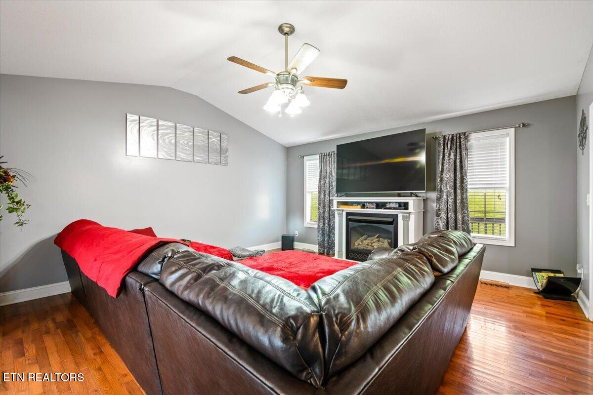 122 Michael Lane Jacksboro TN 37757