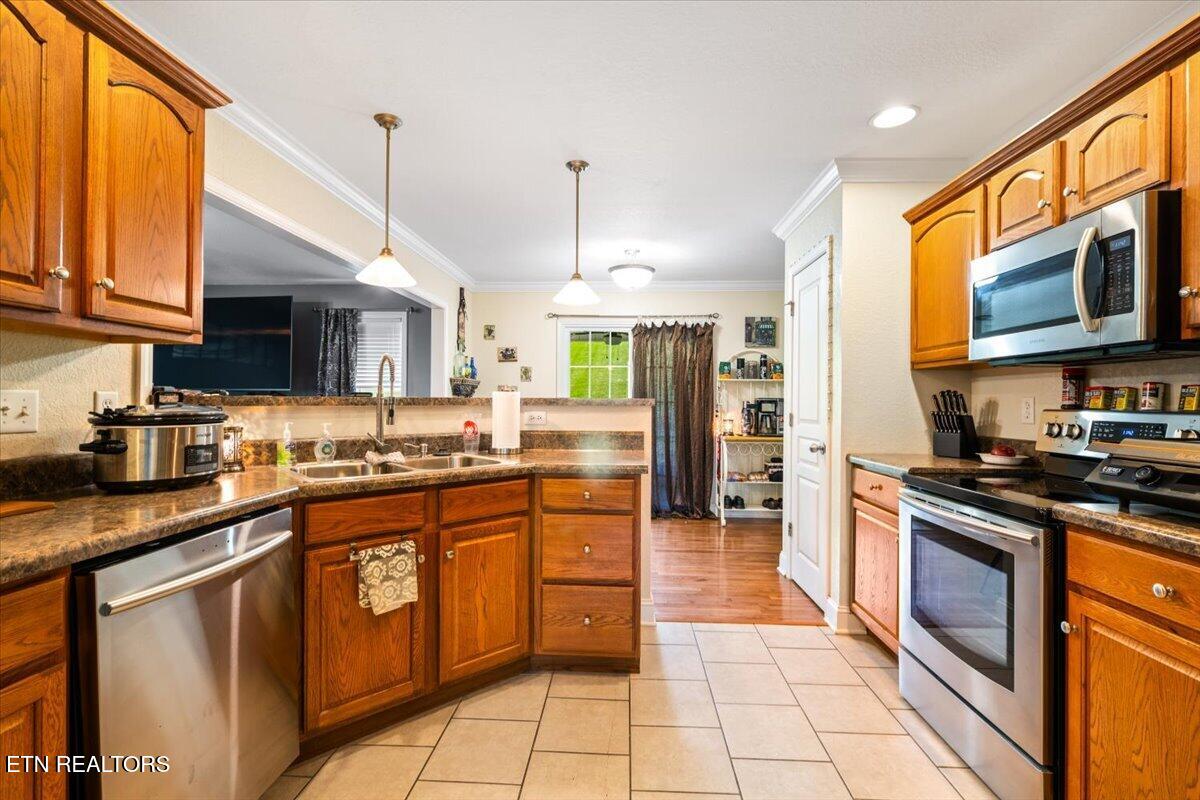 122 Michael Lane Jacksboro TN 37757