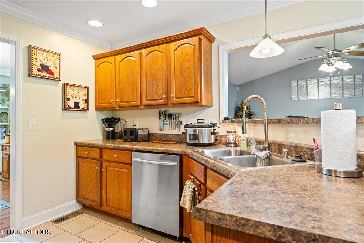 122 Michael Lane Jacksboro TN 37757