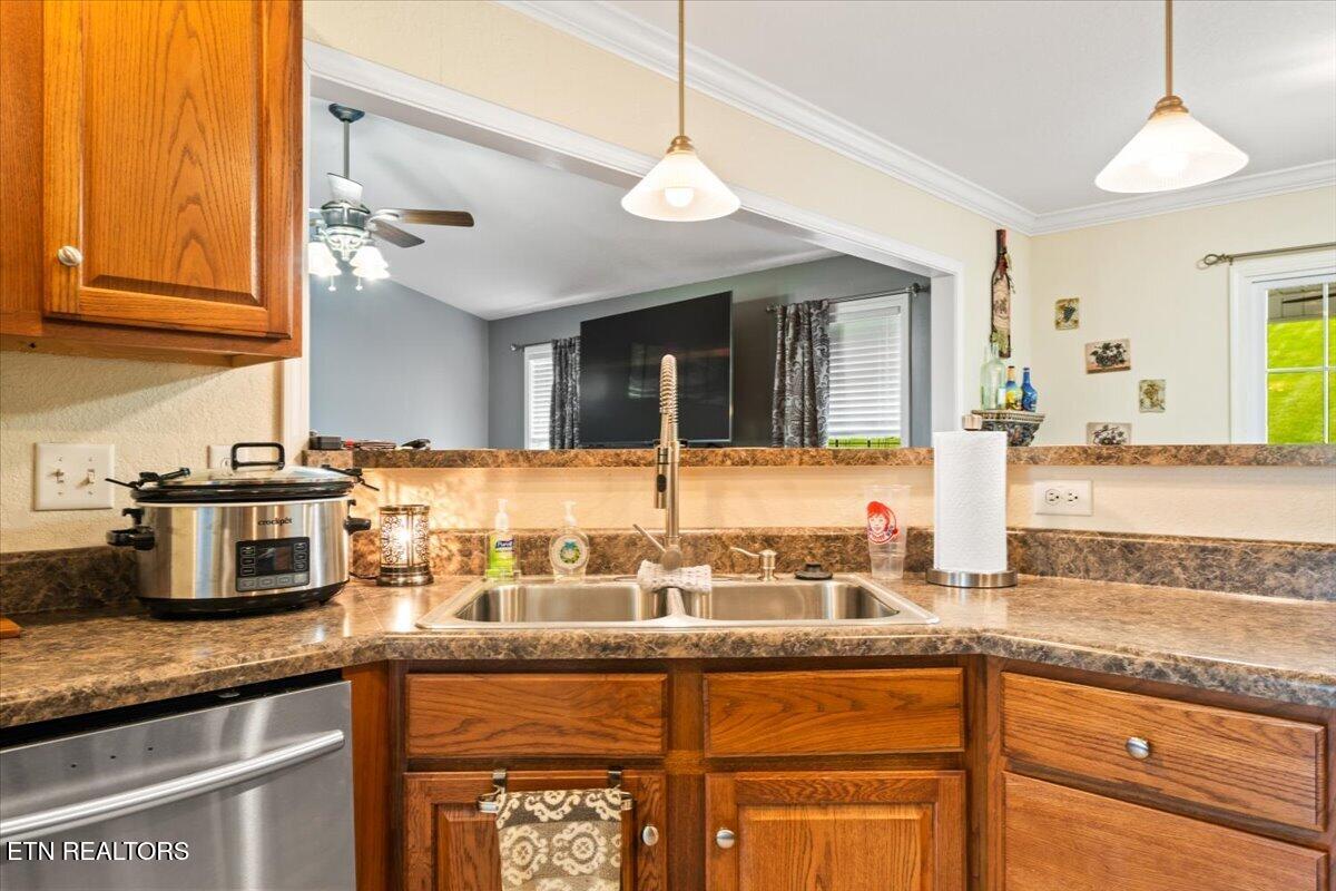 122 Michael Lane Jacksboro TN 37757