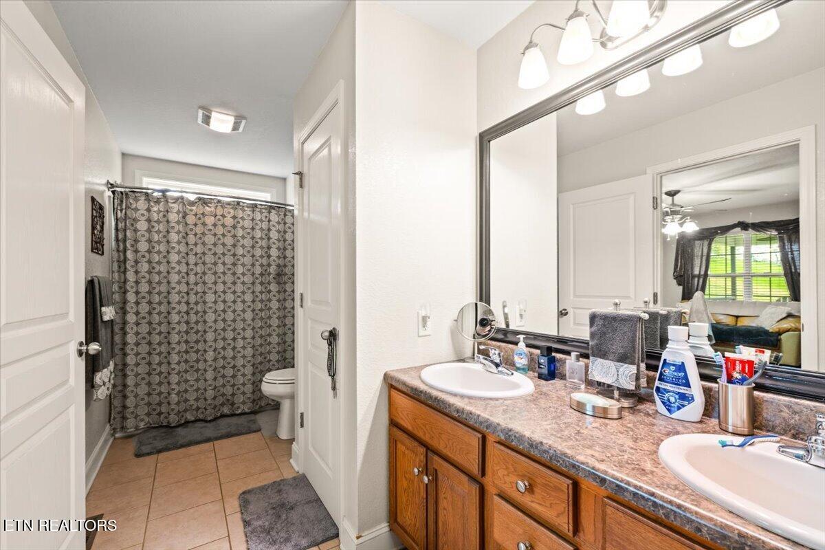 122 Michael Lane Jacksboro TN 37757