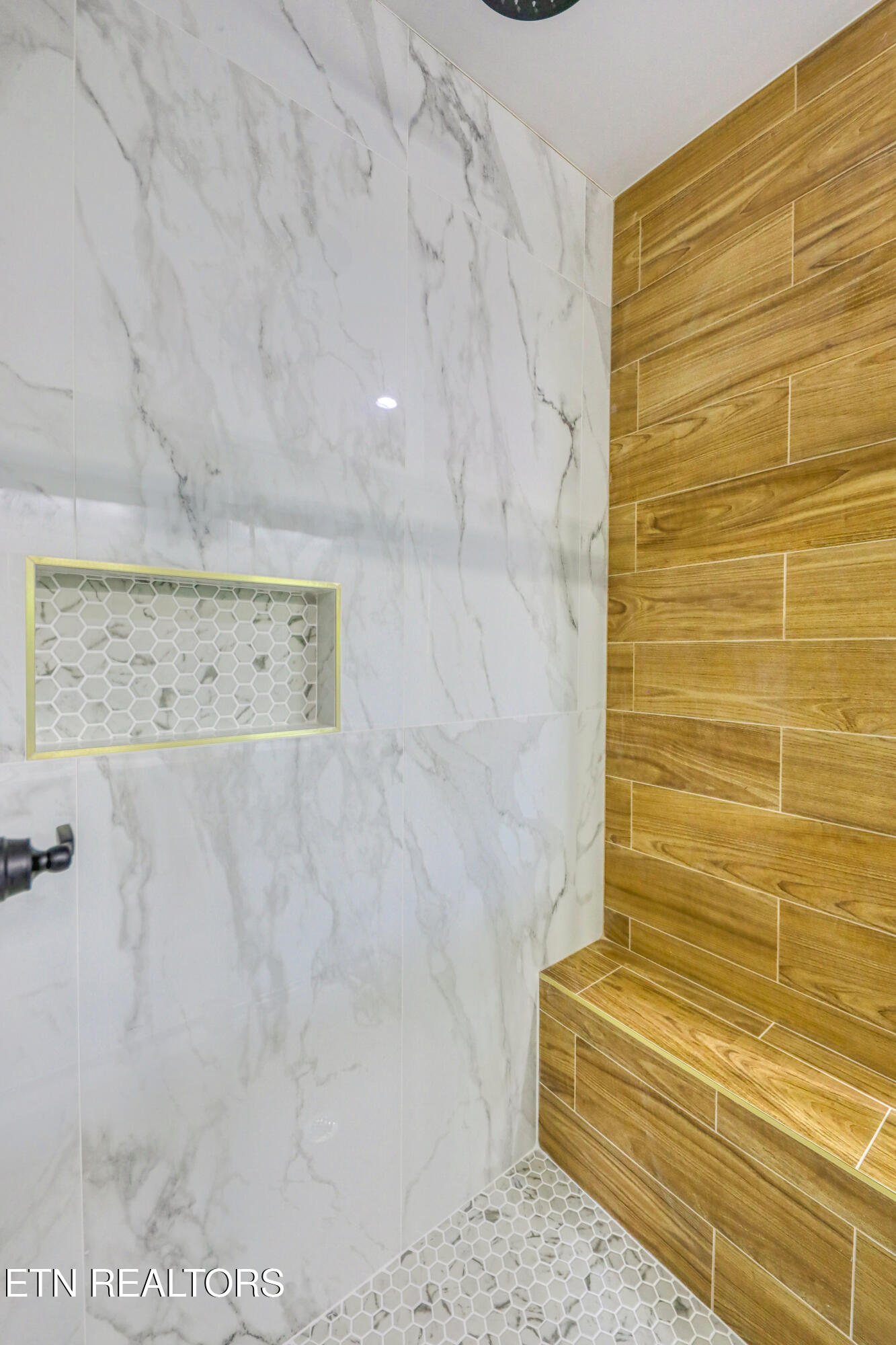 3224 Sandpiper Court Kodak TN 37764