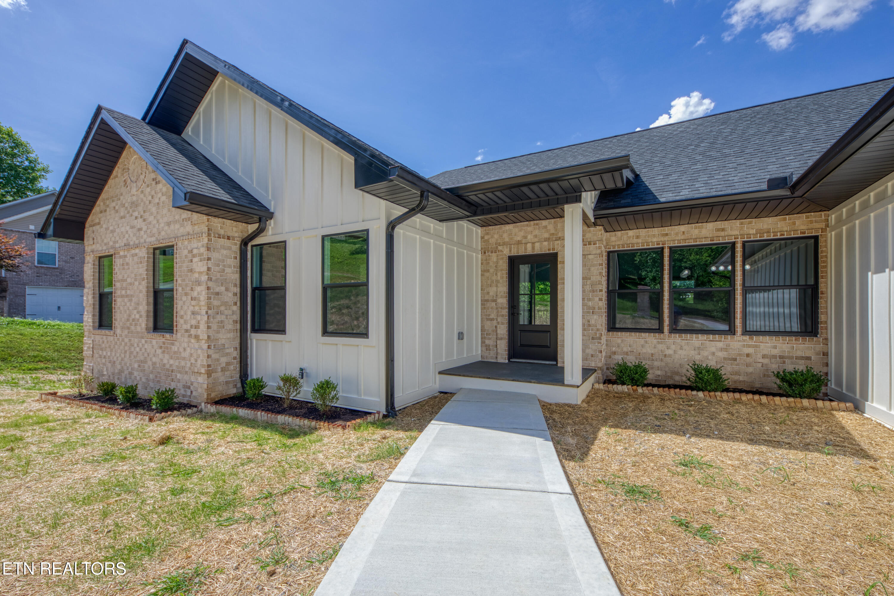 3224 Sandpiper Court Kodak TN 37764