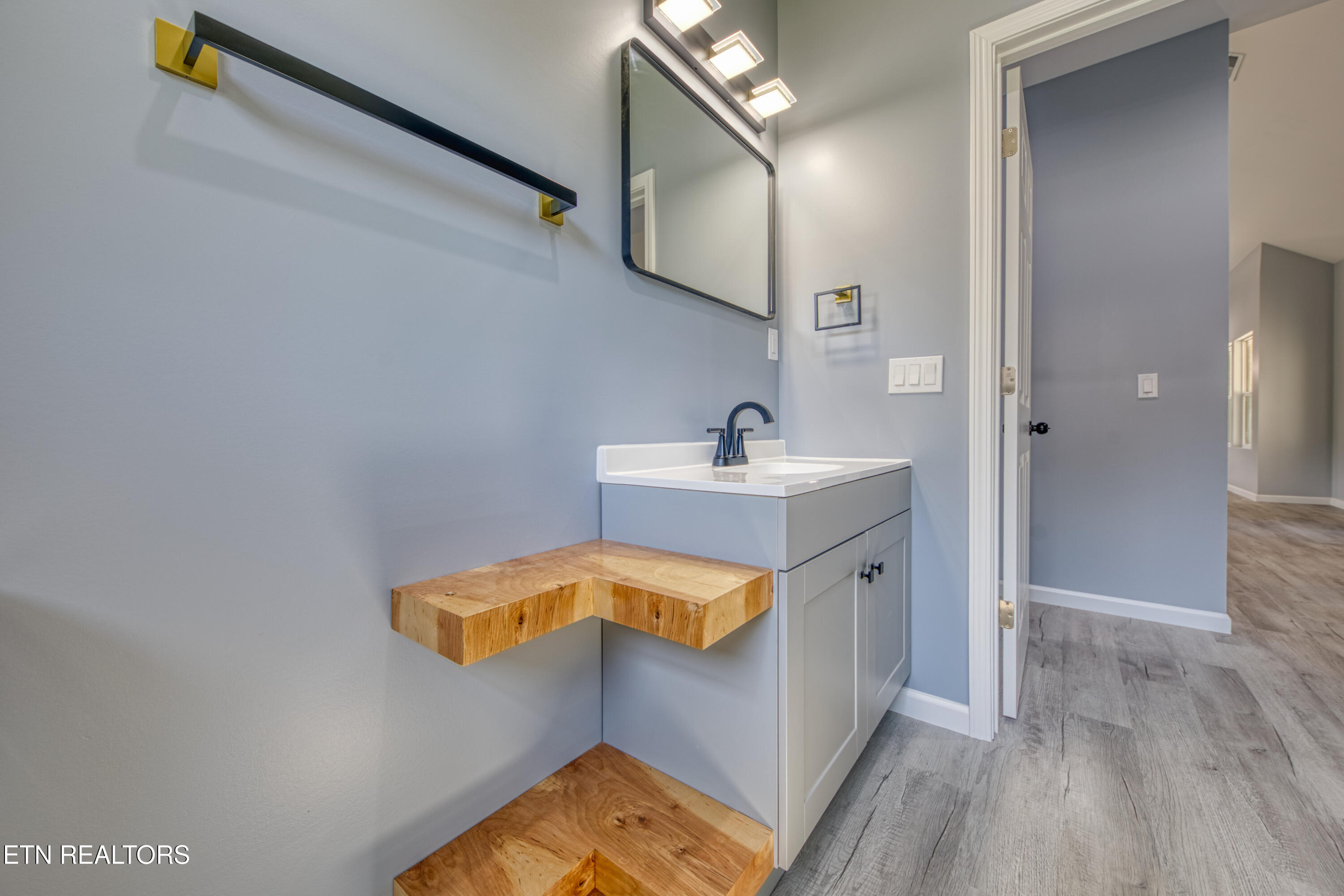 3224 Sandpiper Court Kodak TN 37764