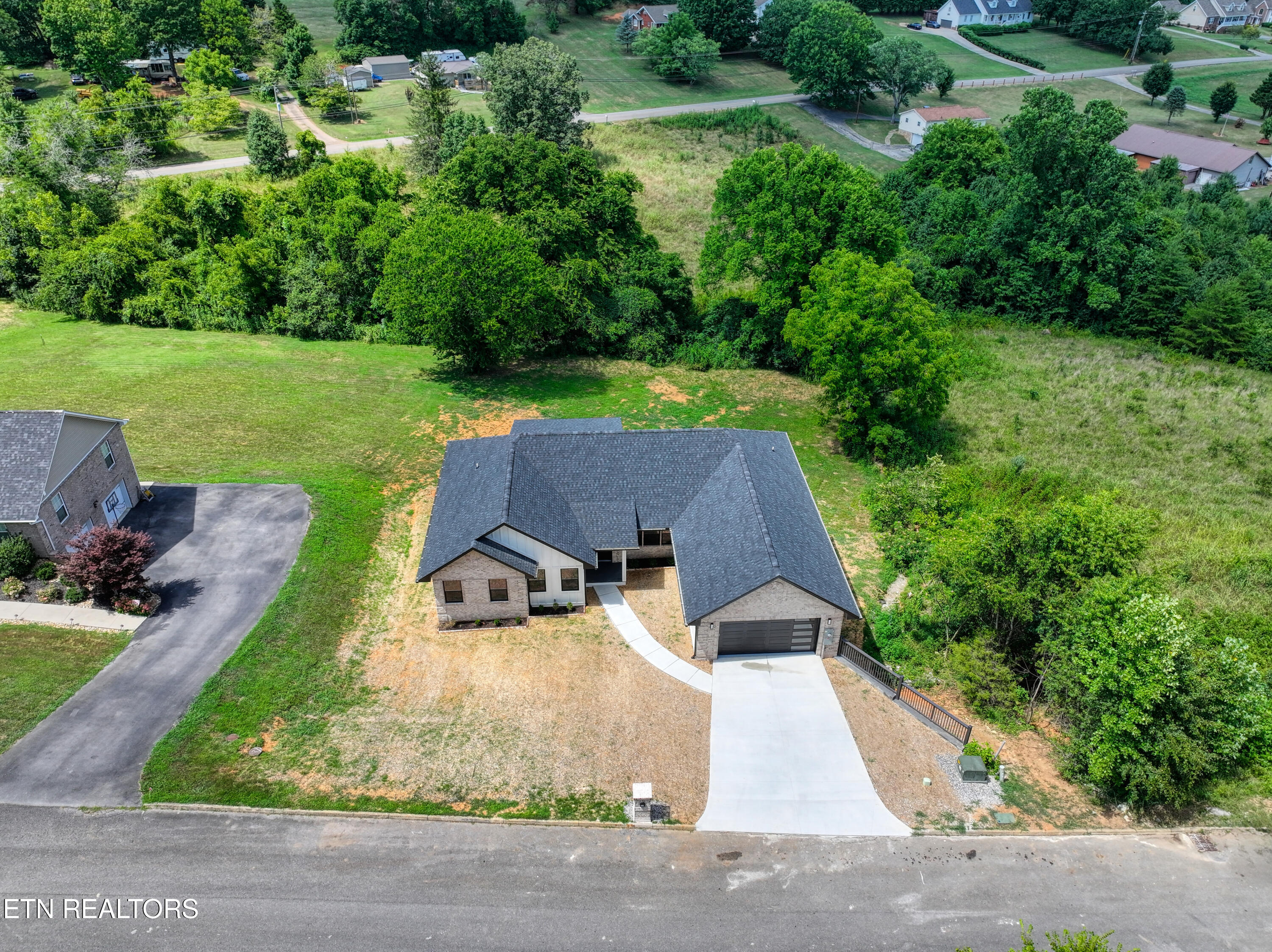 3224 Sandpiper Court Kodak TN 37764