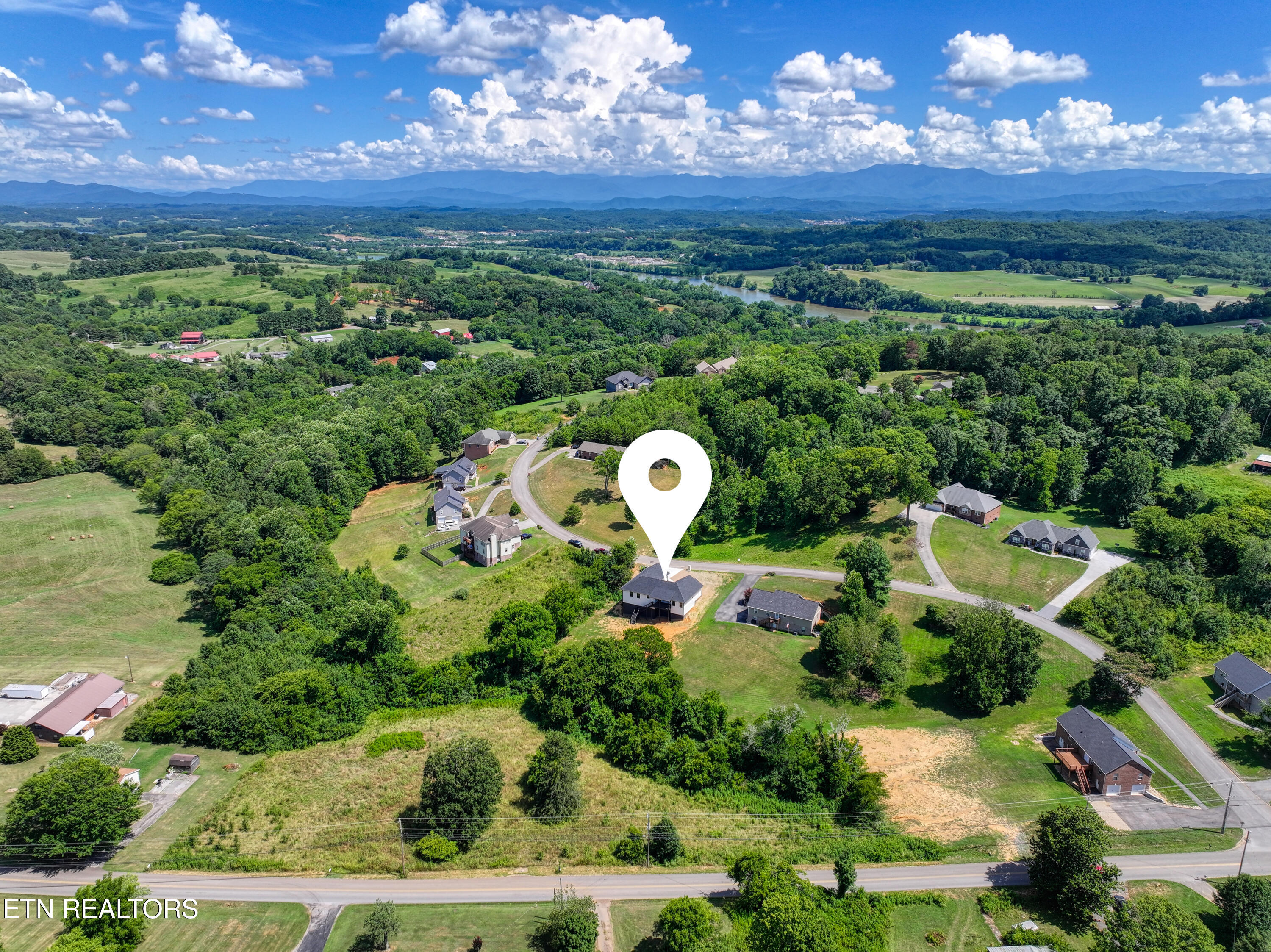 3224 Sandpiper Court Kodak TN 37764
