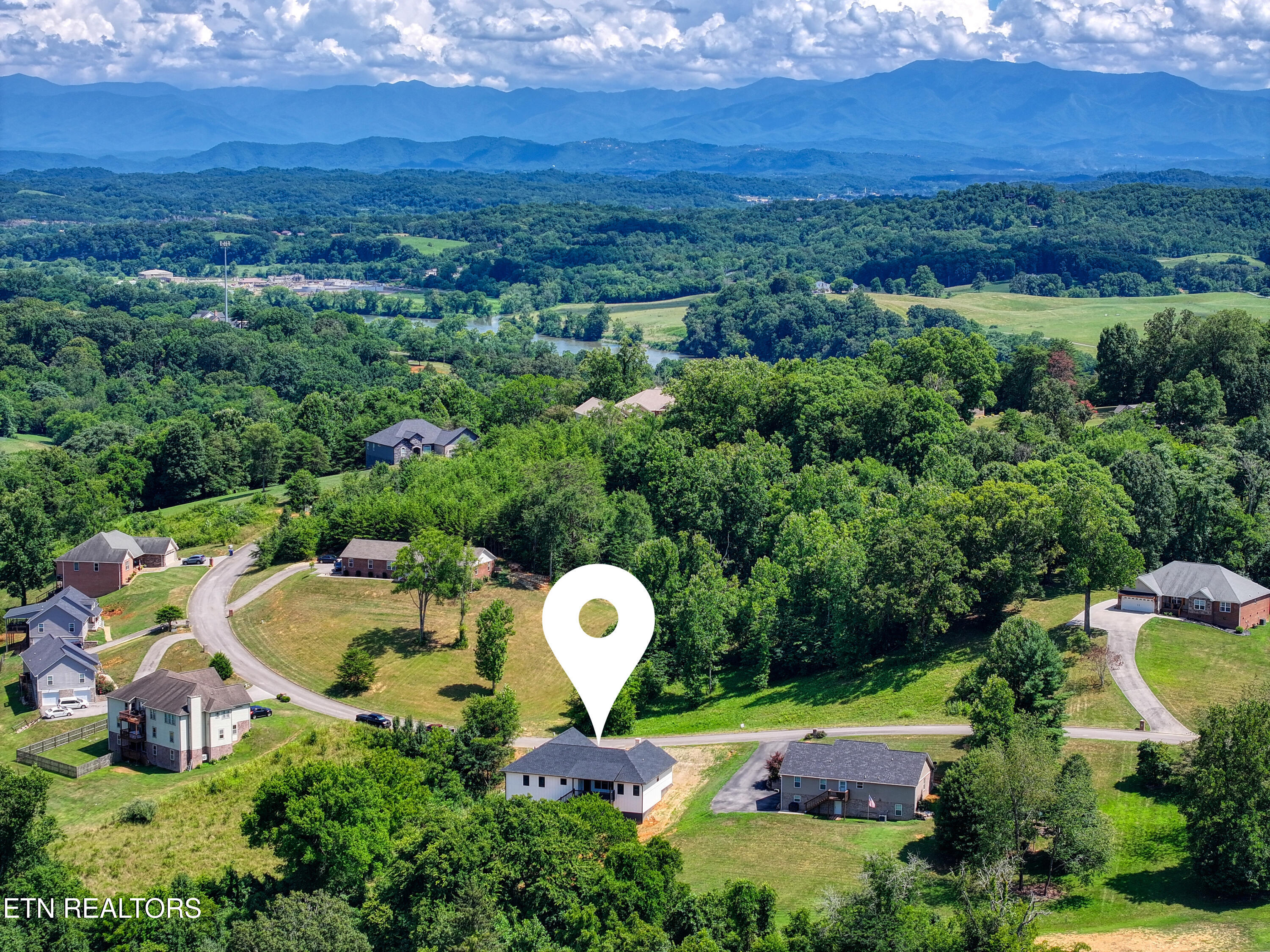 3224 Sandpiper Court Kodak TN 37764