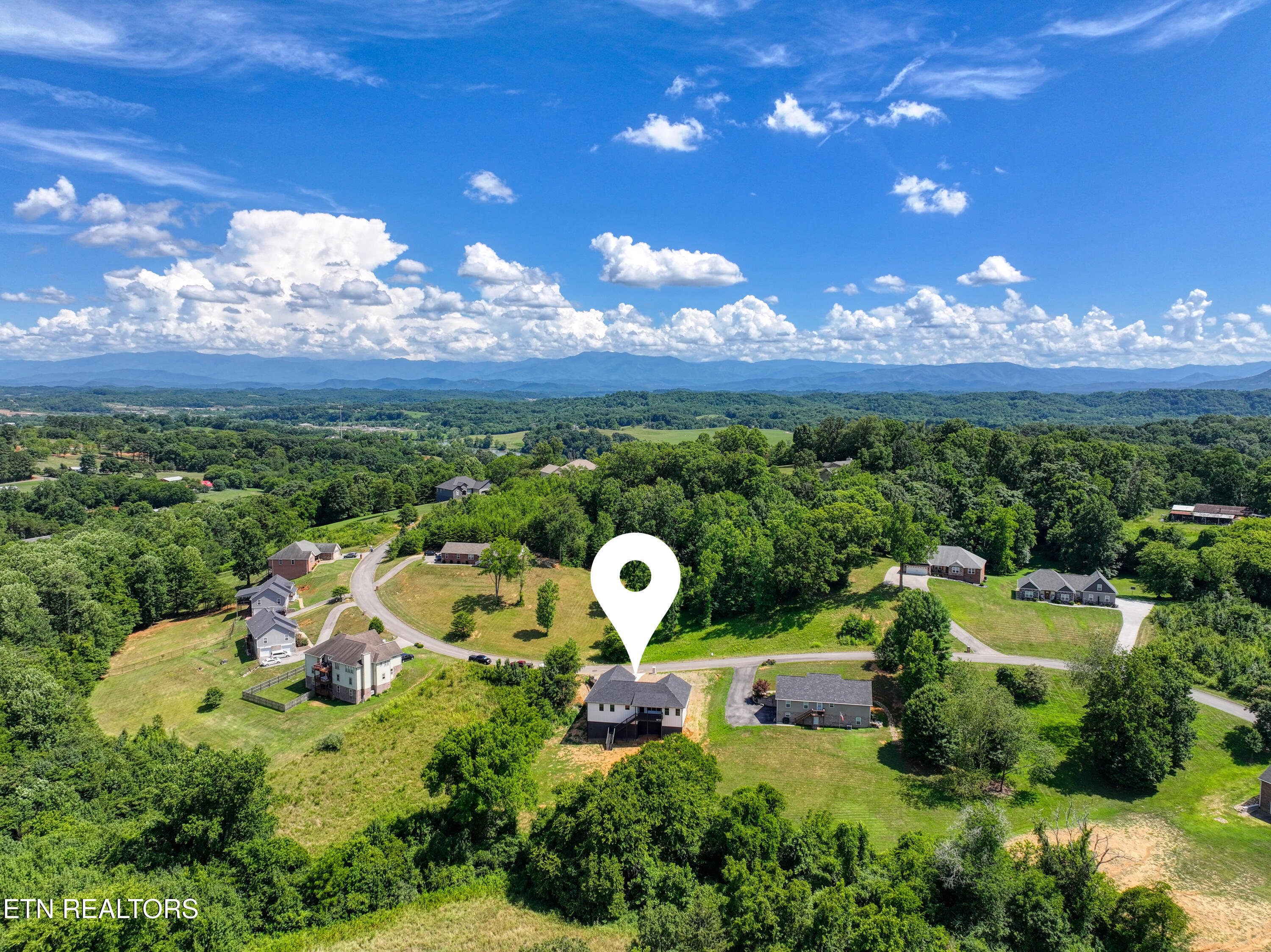 3224 Sandpiper Court Kodak TN 37764