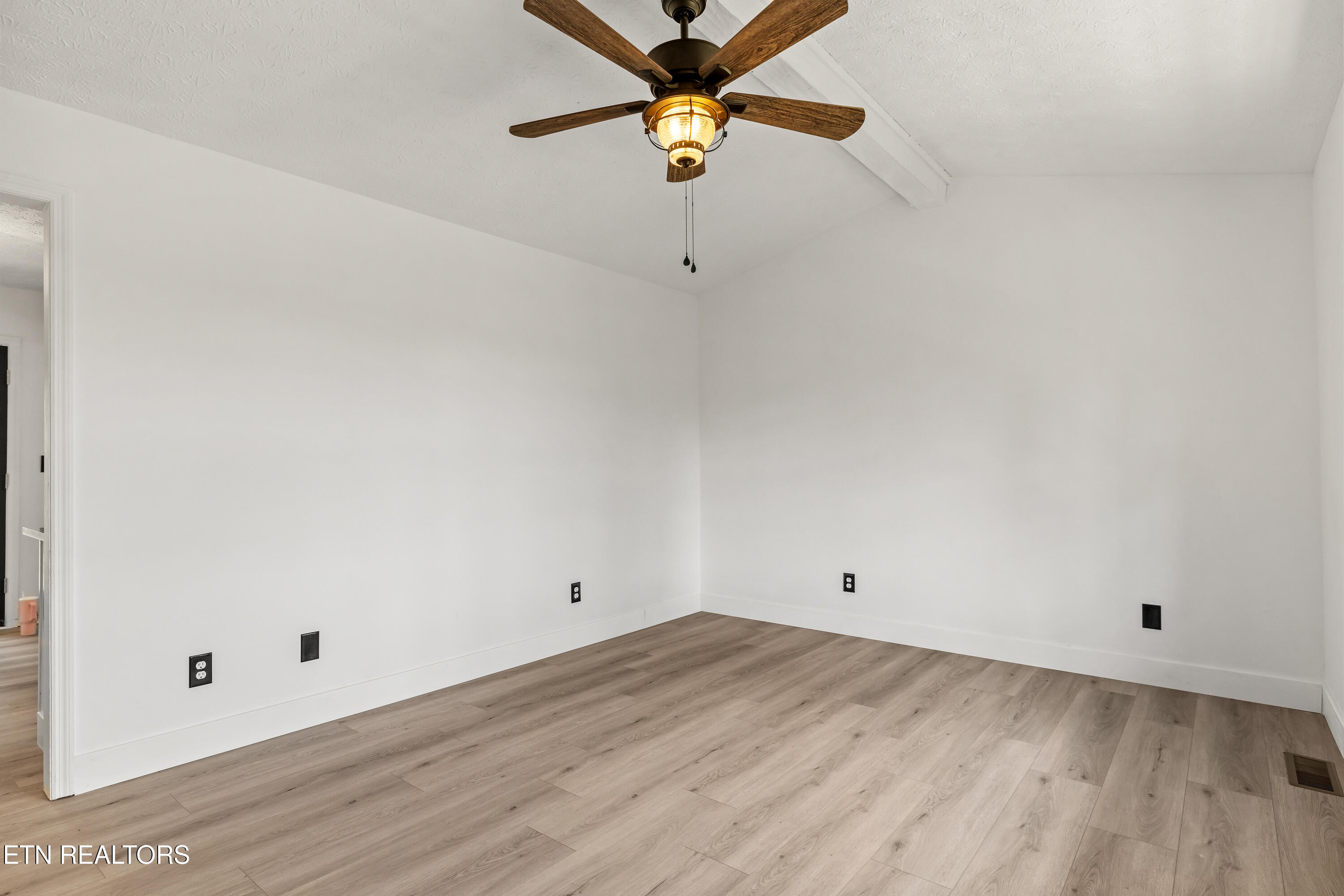 303 N 16th Street Lafollette TN 37766