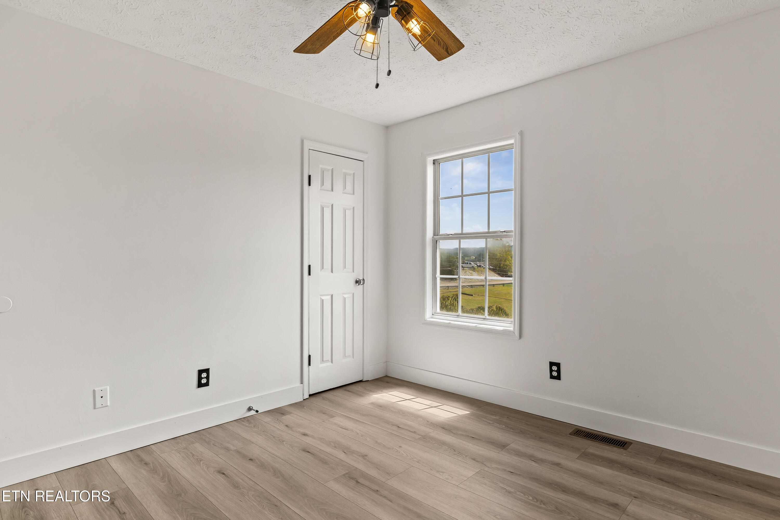 303 N 16th Street Lafollette TN 37766