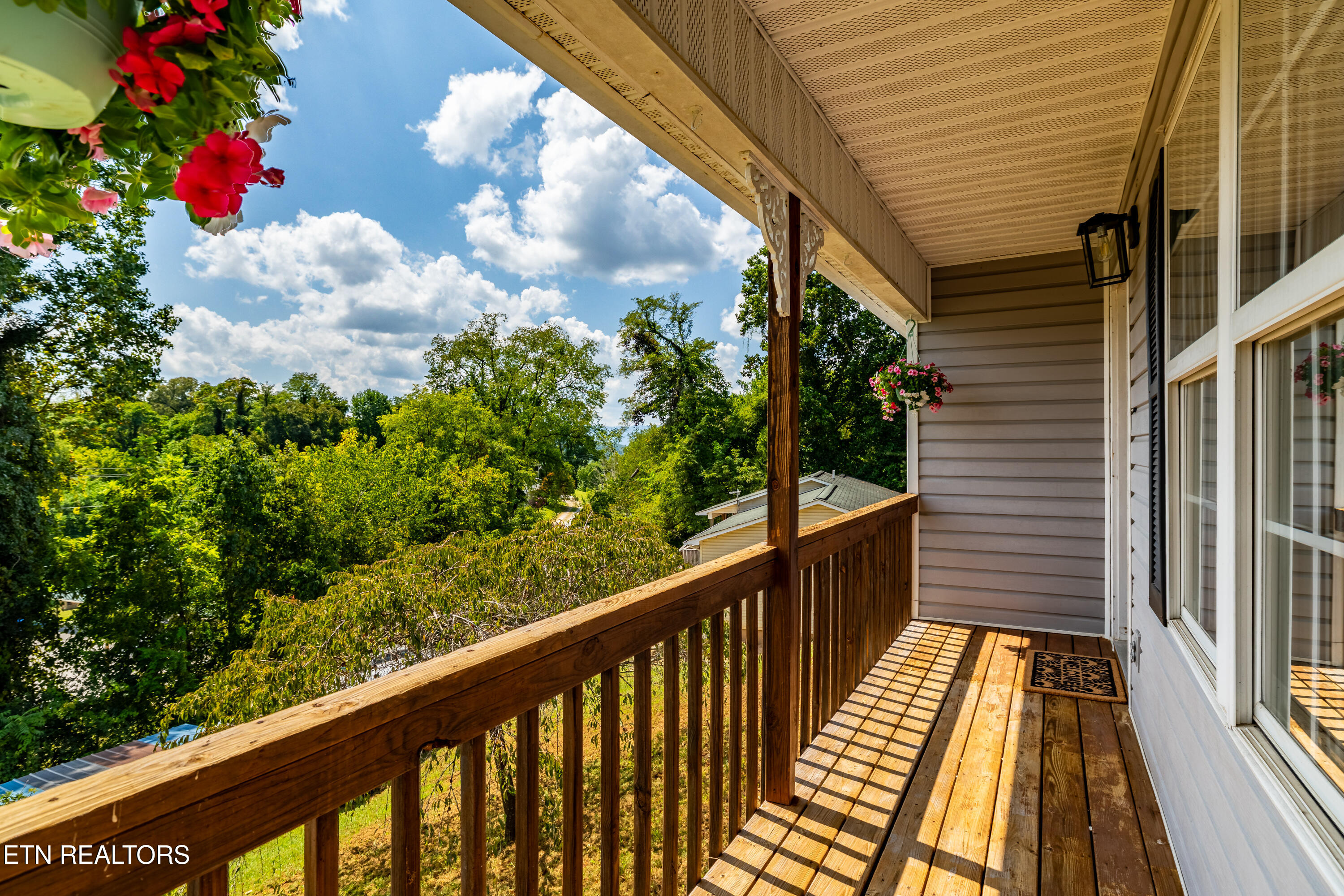 303 N 16th Street Lafollette TN 37766