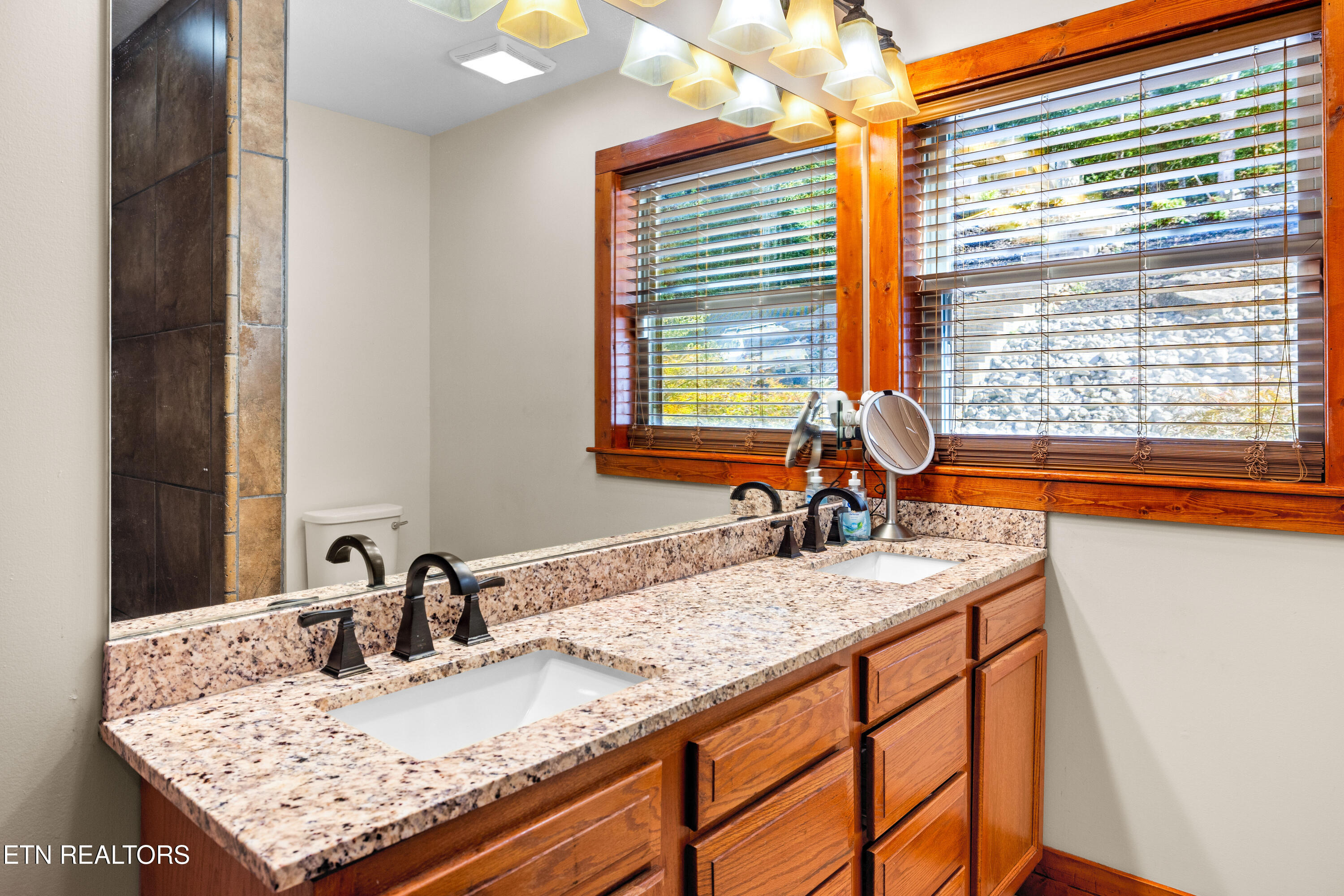 715 Landmark Road Jacksboro TN 37757