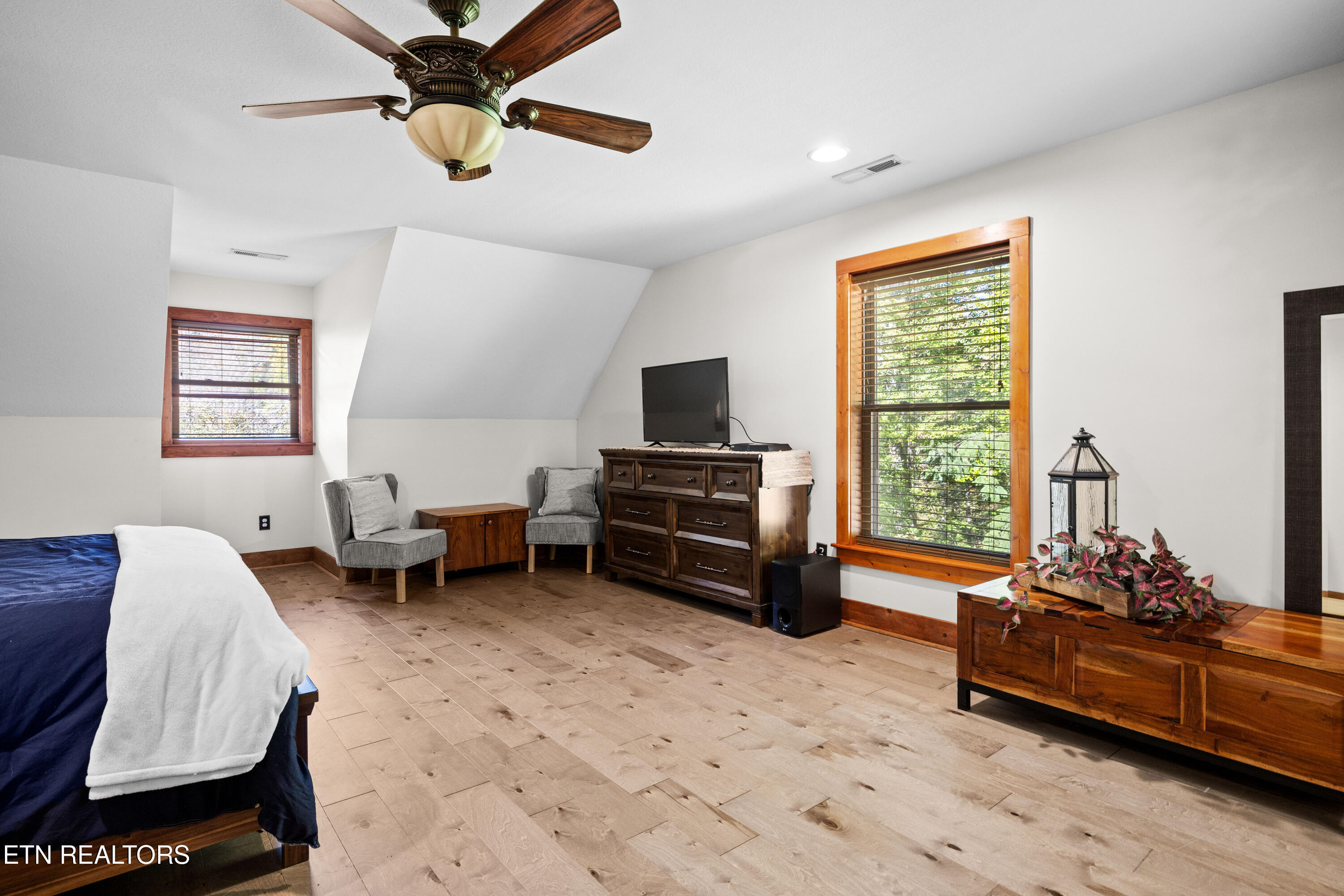 715 Landmark Road Jacksboro TN 37757