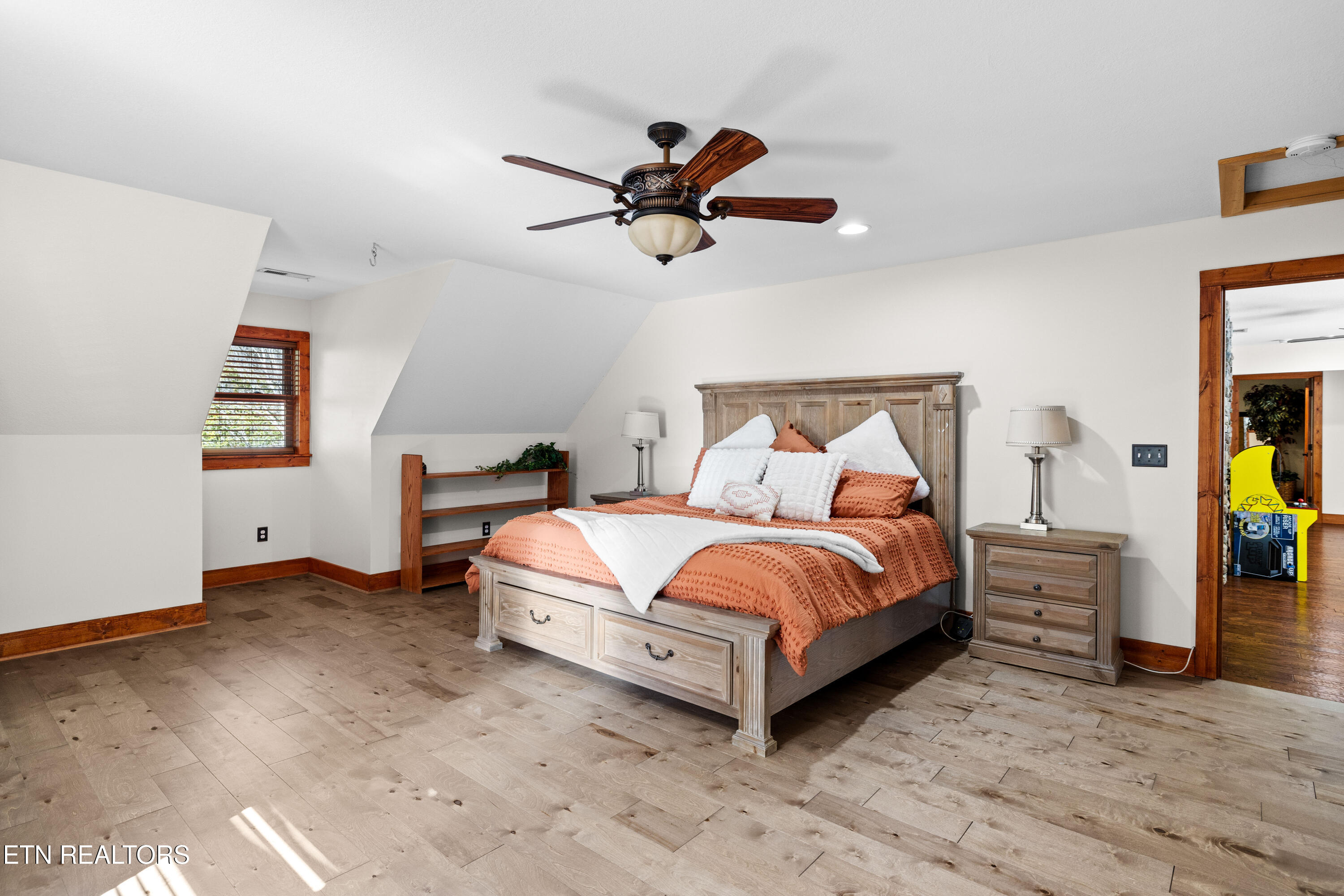 715 Landmark Road Jacksboro TN 37757