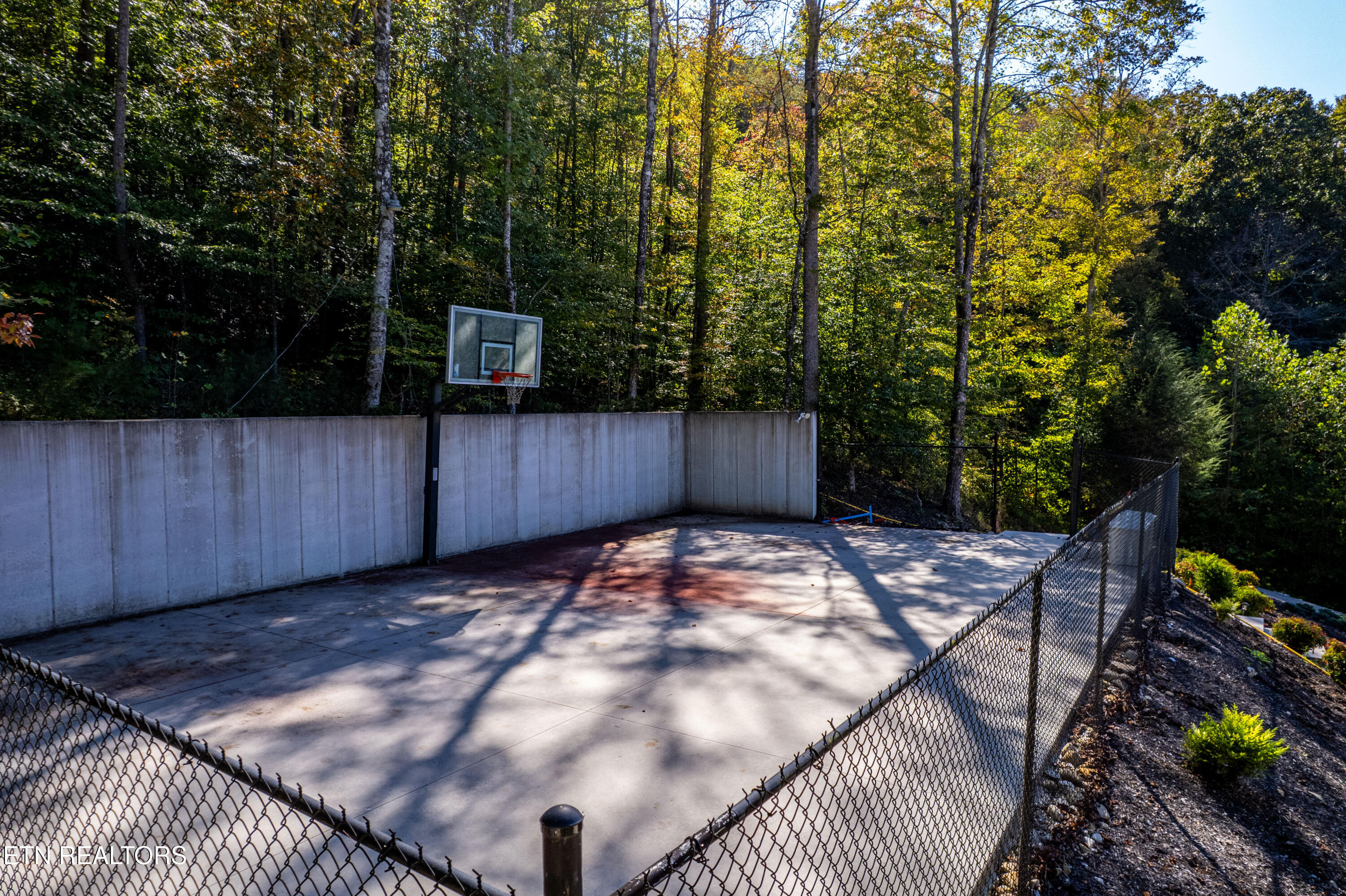 715 Landmark Road Jacksboro TN 37757