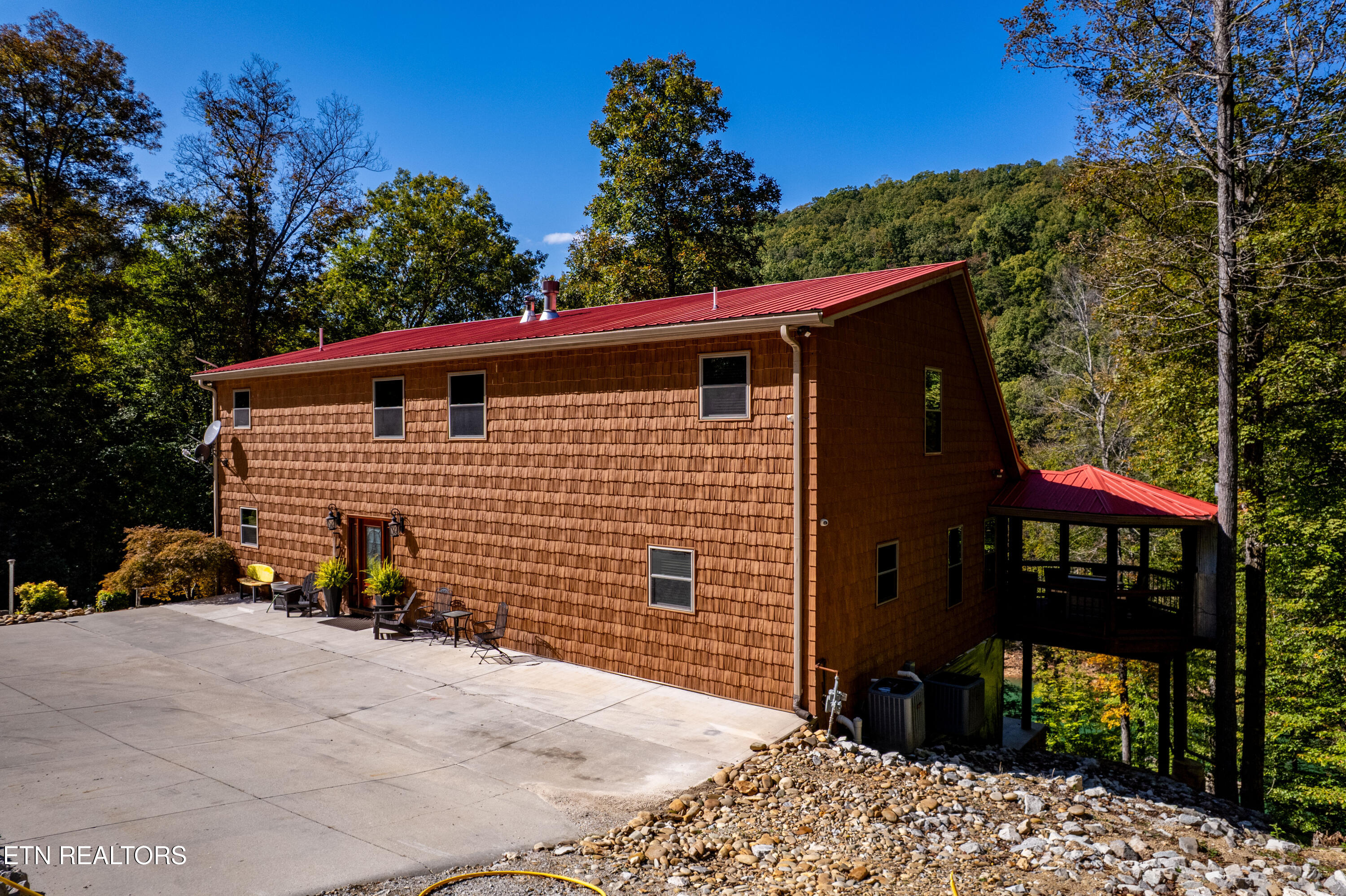 715 Landmark Road Jacksboro TN 37757