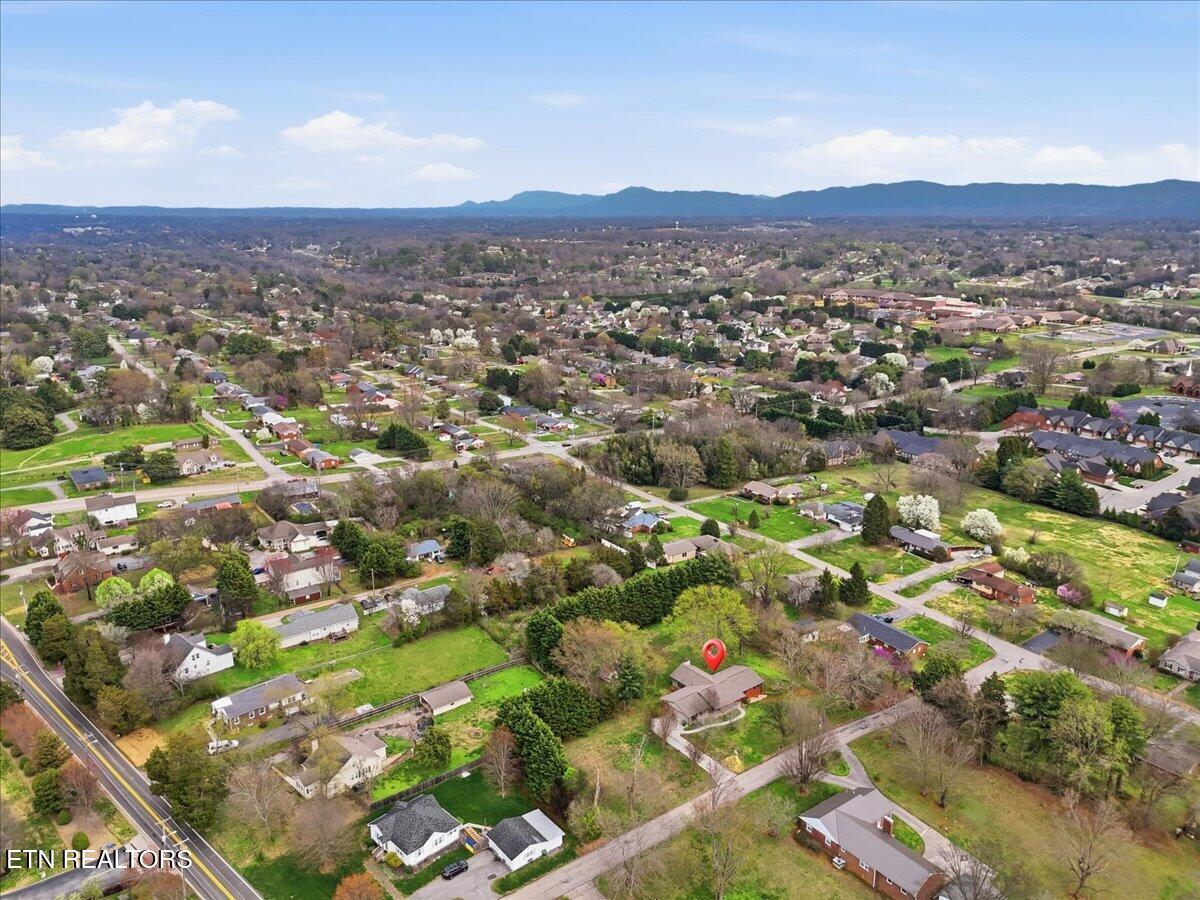 210 Hood Street Maryville TN 37803