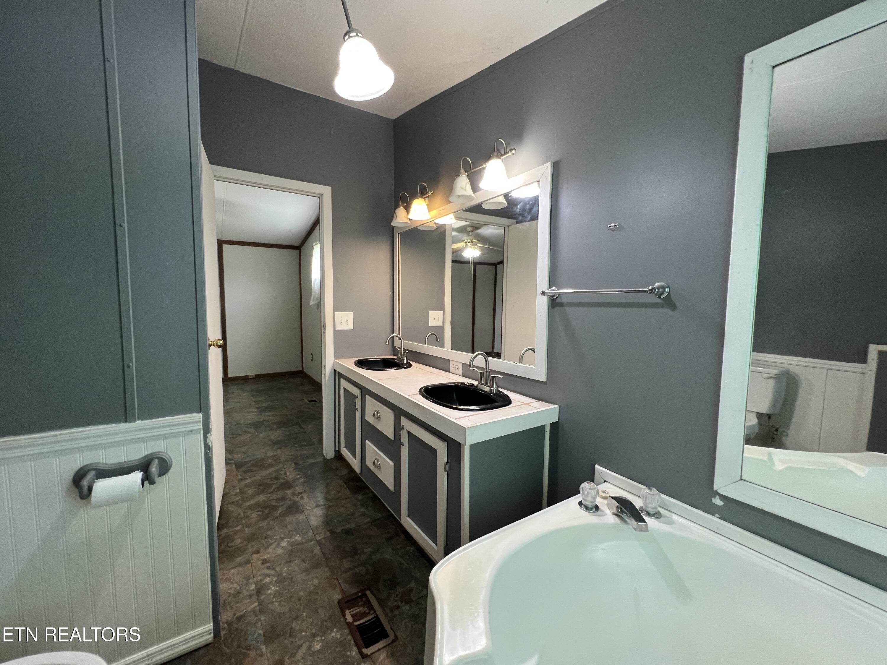 185 Toomey Lane Madisonville TN 37354