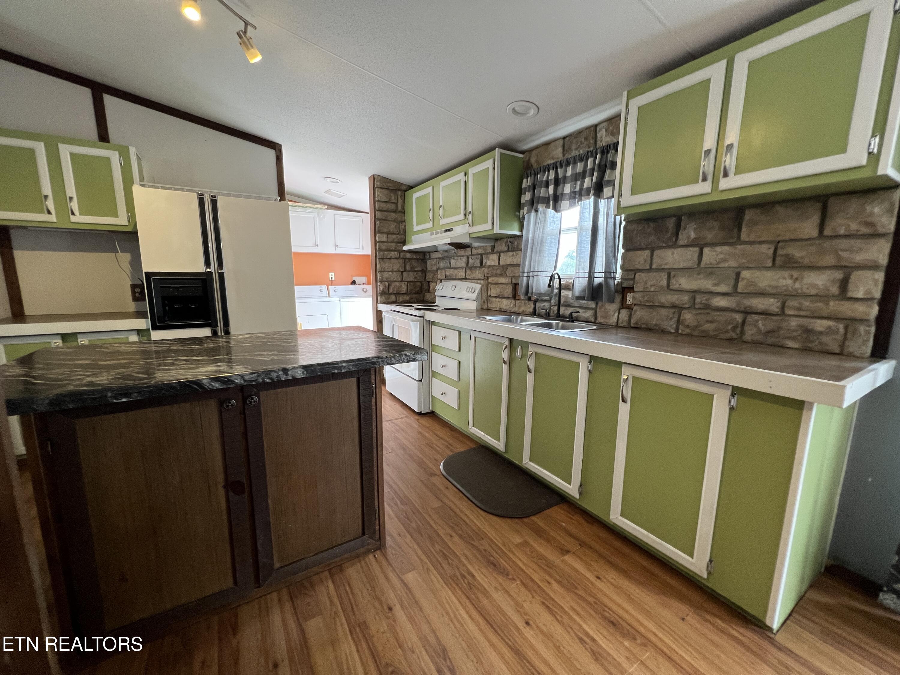 185 Toomey Lane Madisonville TN 37354