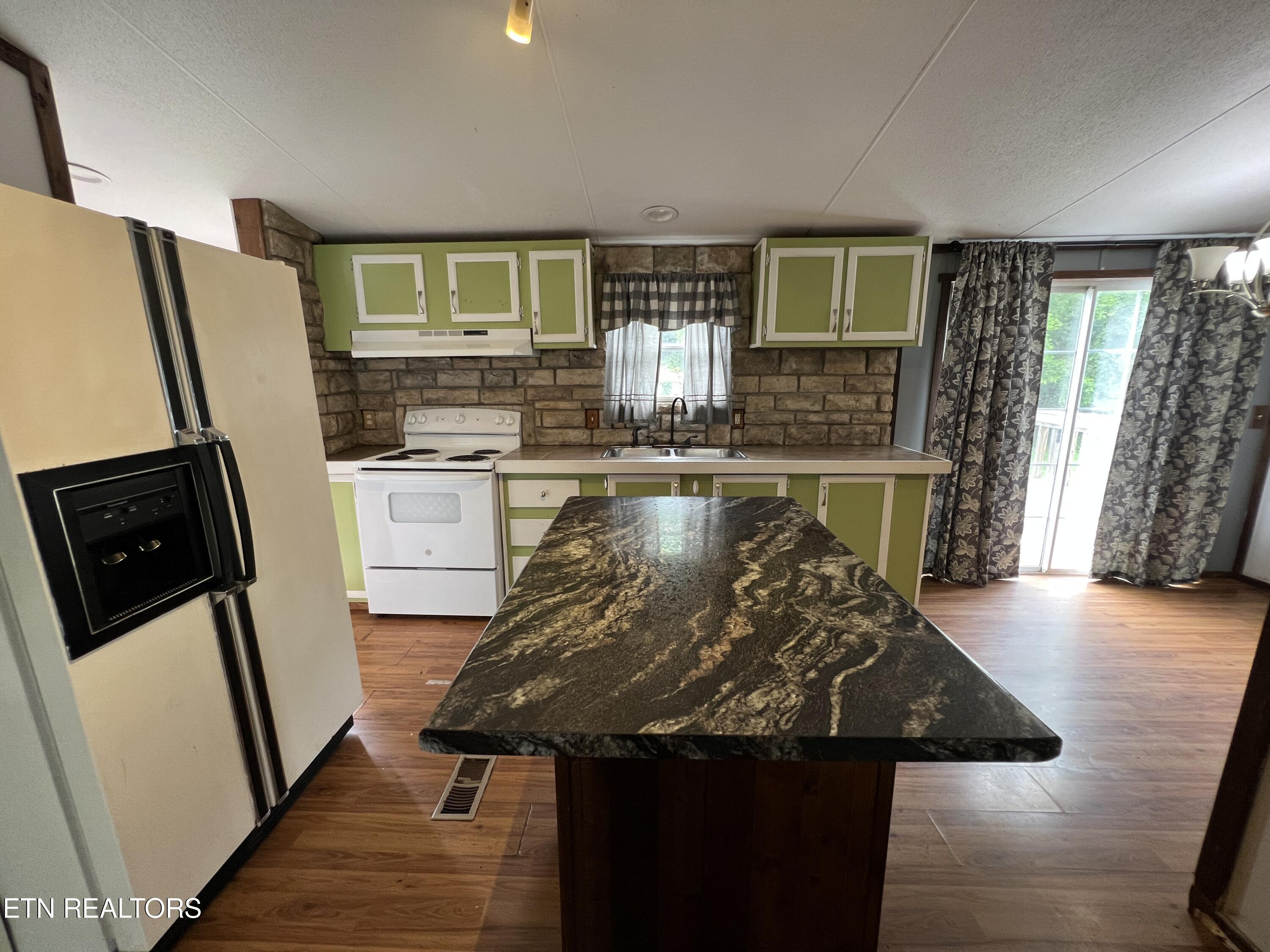 185 Toomey Lane Madisonville TN 37354