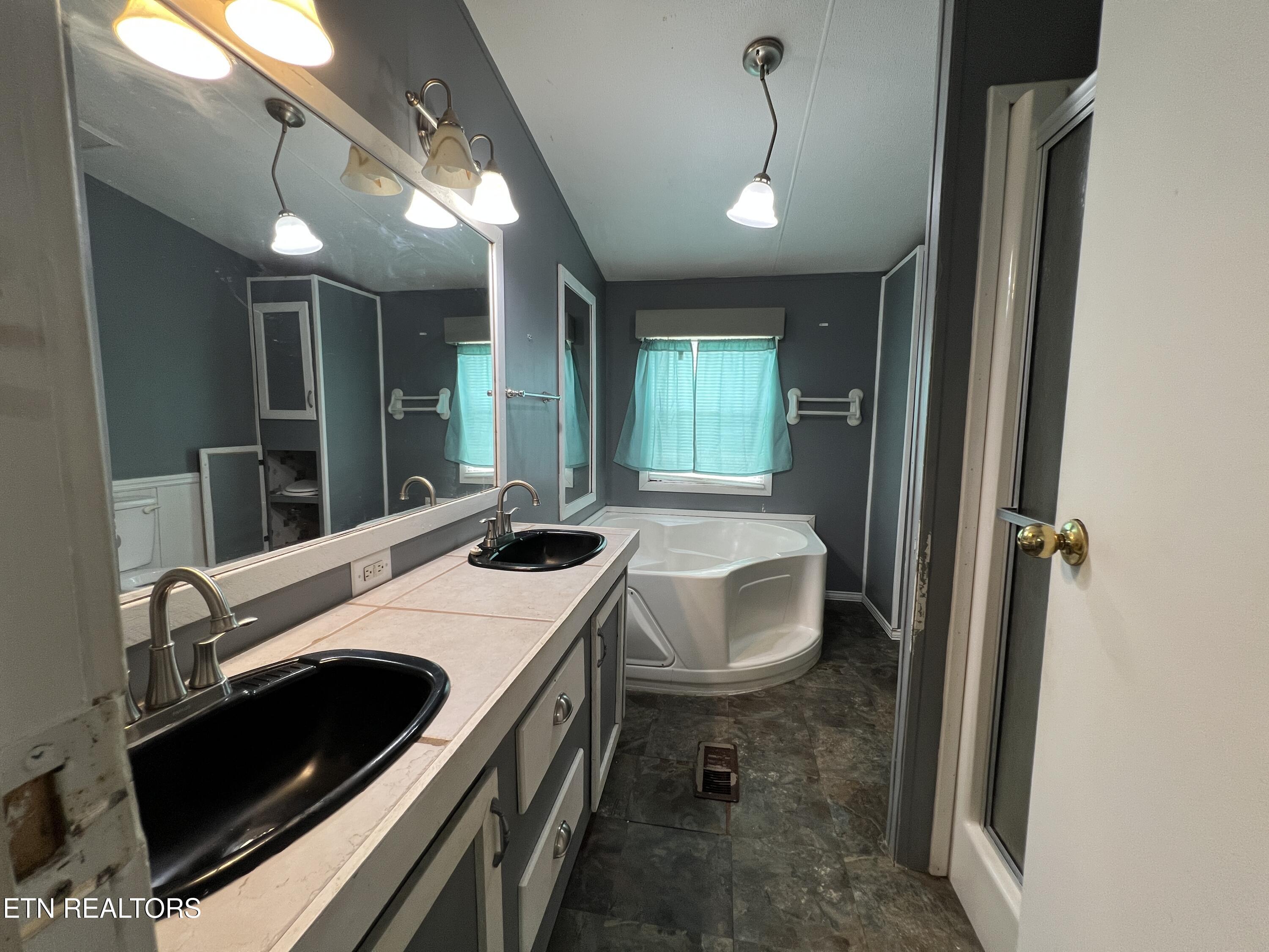 185 Toomey Lane Madisonville TN 37354