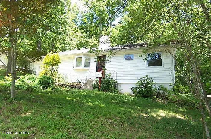 107 Ogontz Oak Ridge TN 37830