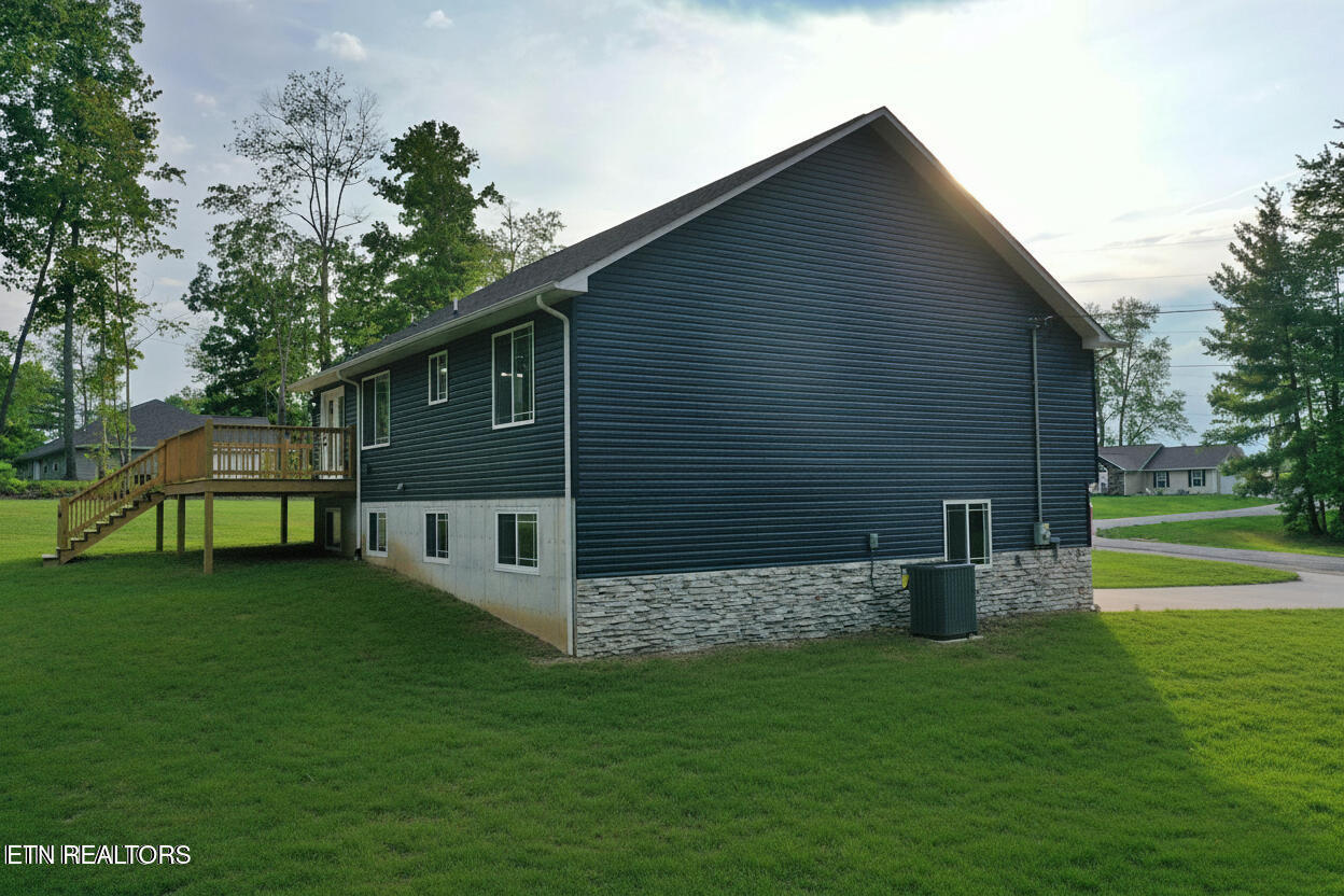 1045 Toomey Falls Road Oneida TN 37841