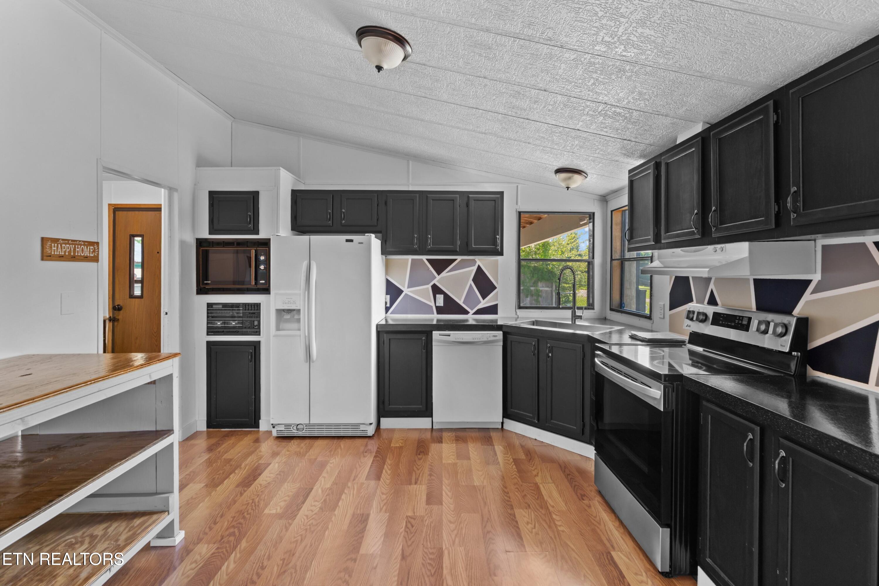 1424 River Breeze Drive Sevierville TN 37876