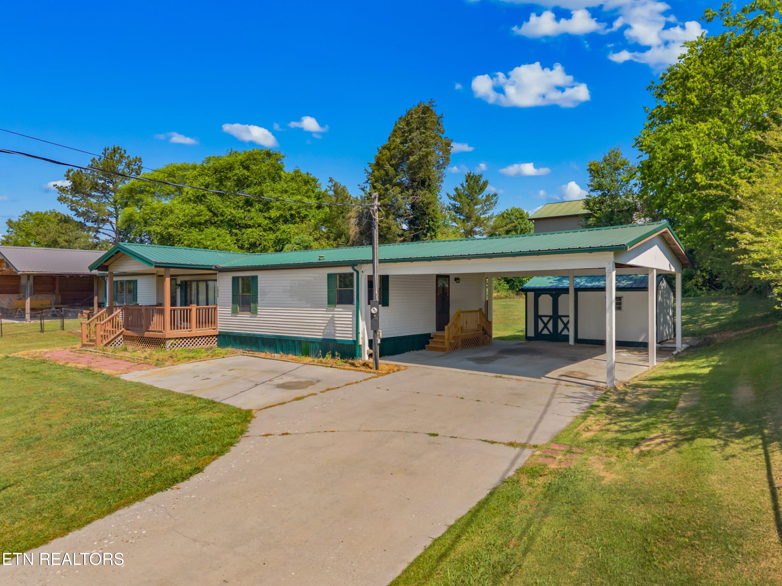 1424 River Breeze Drive Sevierville TN 37876